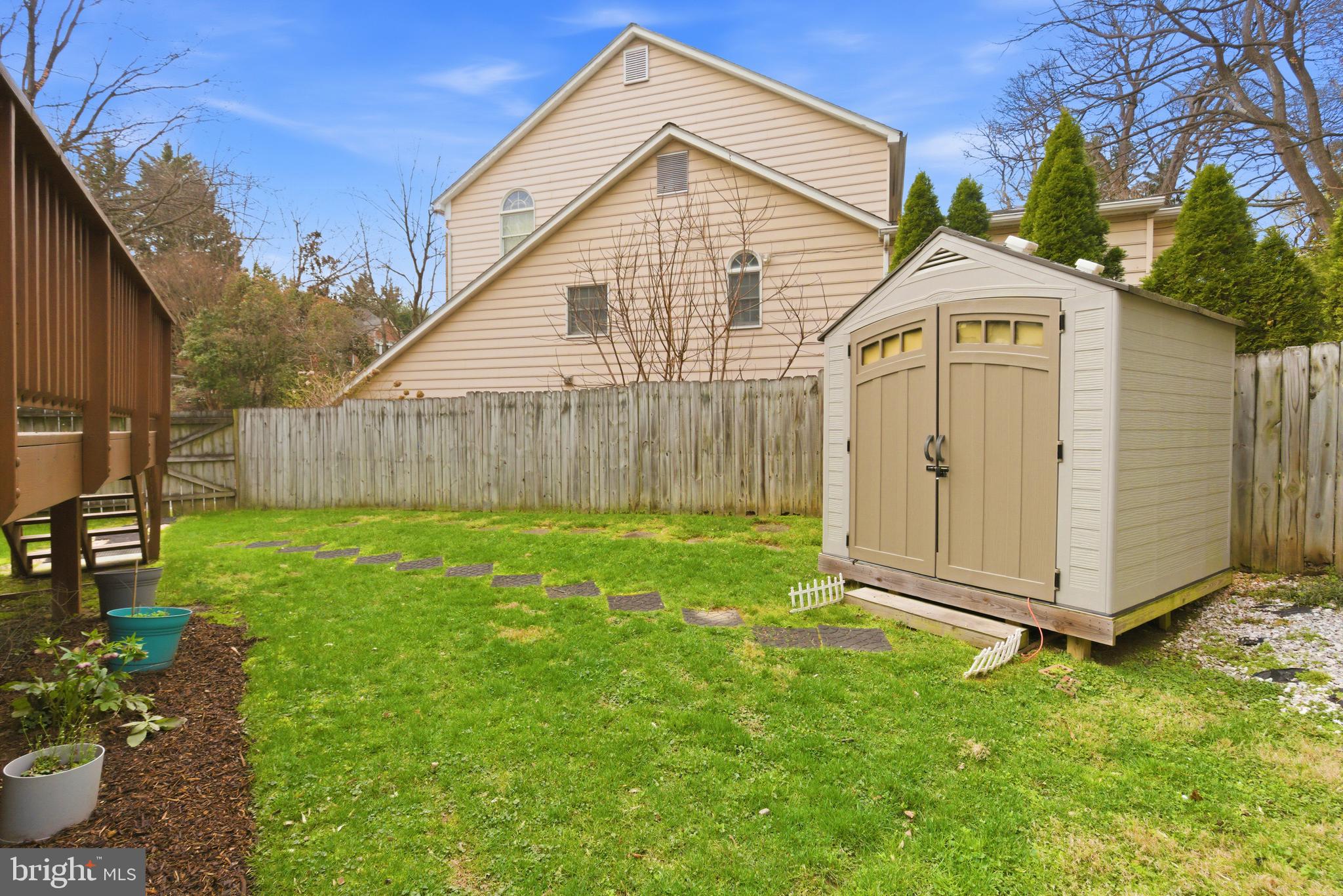 WOODSIDE PARK - Residential