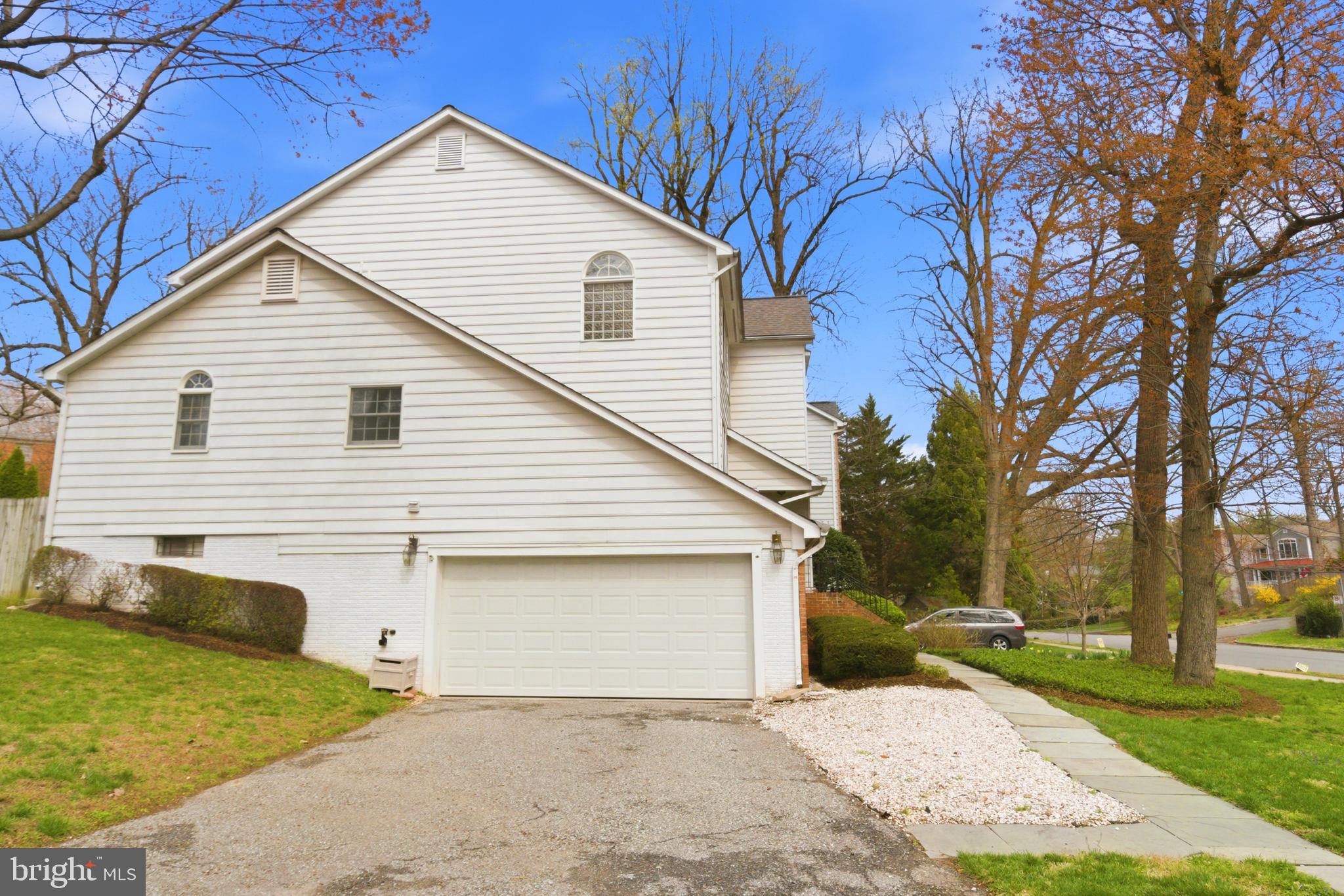 WOODSIDE PARK - Residential