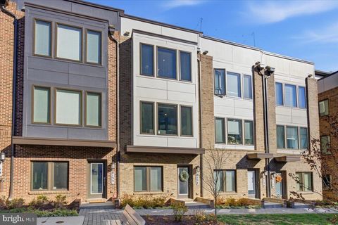 Photo of 8154 Tompkins Street, ROCKVILLE, MD 20855 (MLS # MDMC2208540)