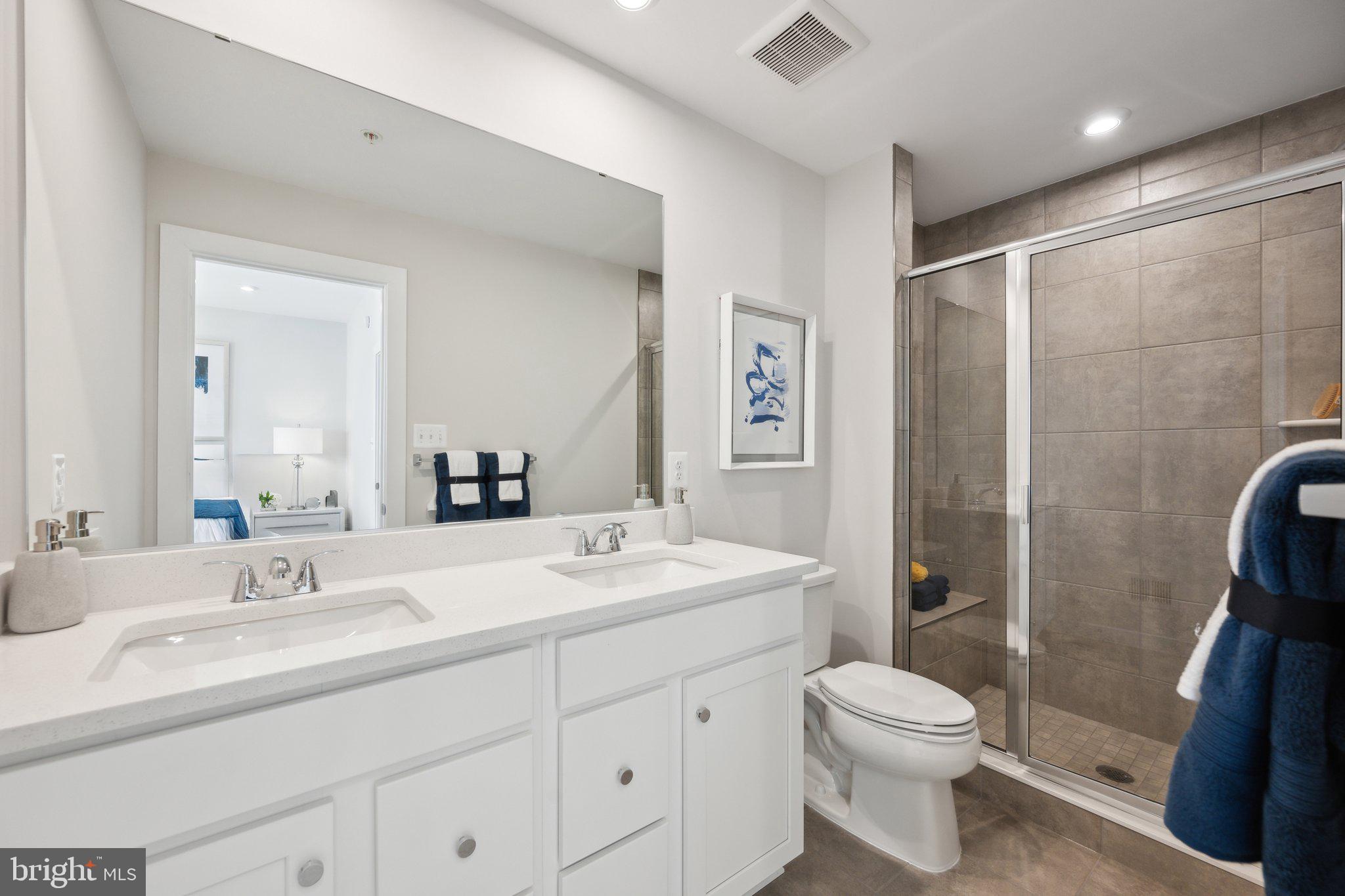 GATEWAY WEST - Residential