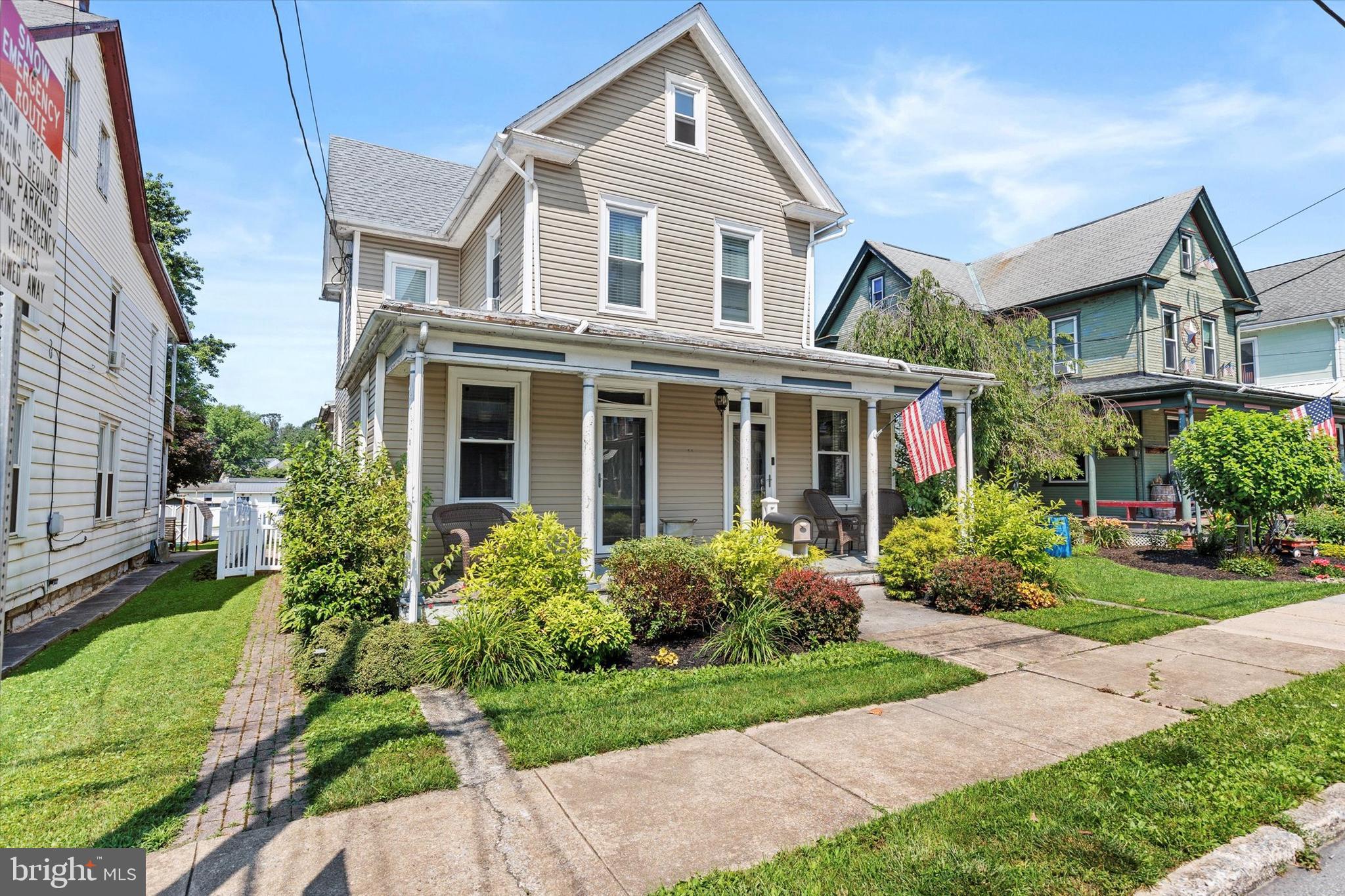 111 N COLLEGE STREET