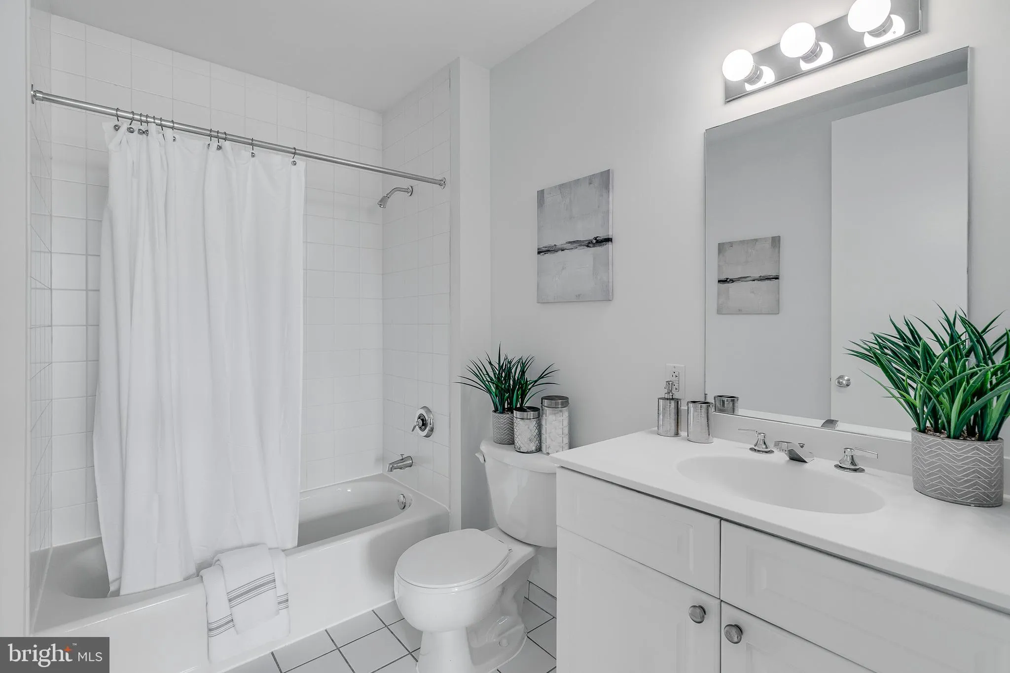 Philadelphia, Pennsylvania 19130, United States, 2 Bedrooms Bedrooms, ,2 BathroomsBathrooms,Residential,Coming Soon,227931