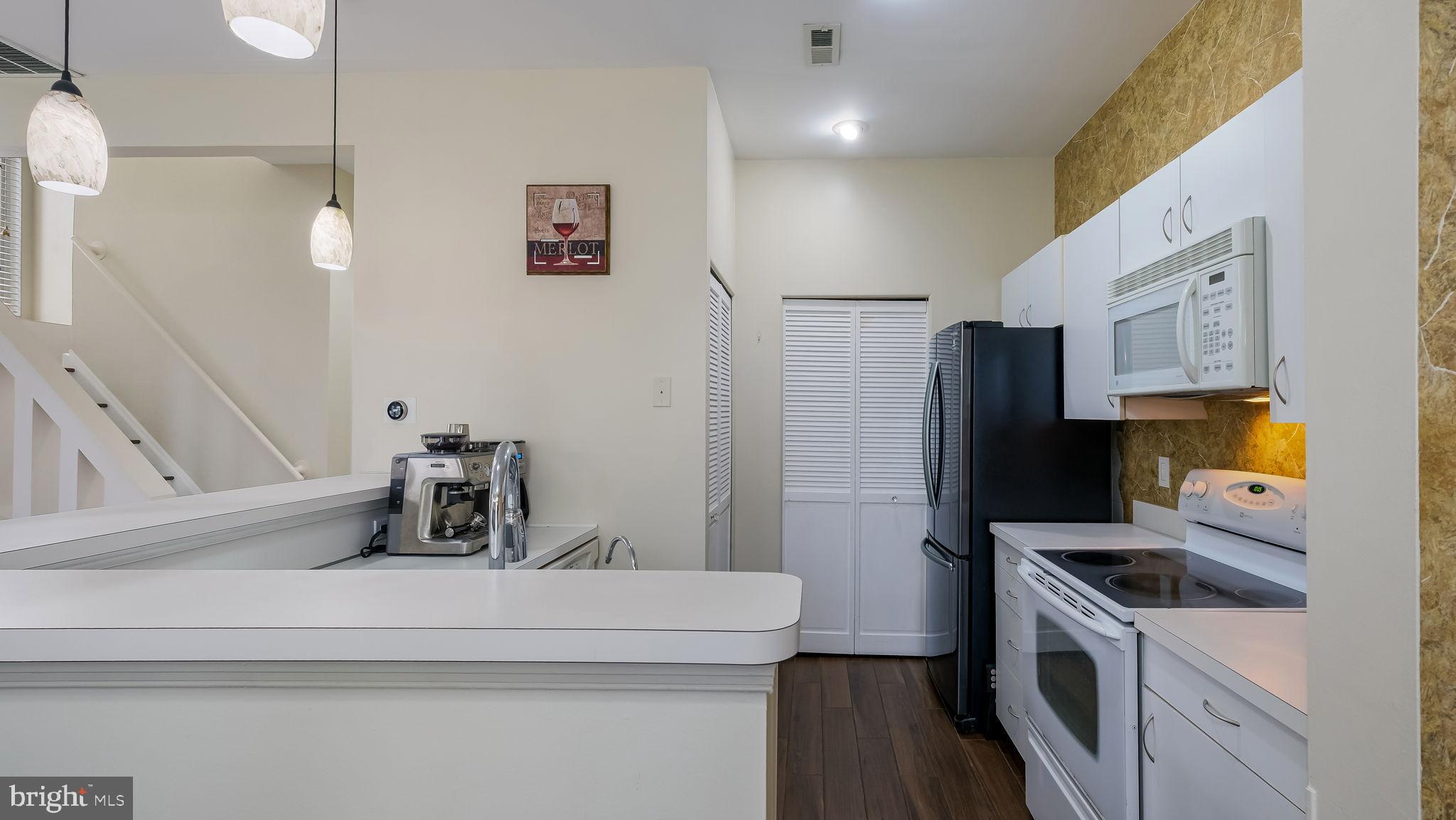 MONTGOMERY PLACE - Residential