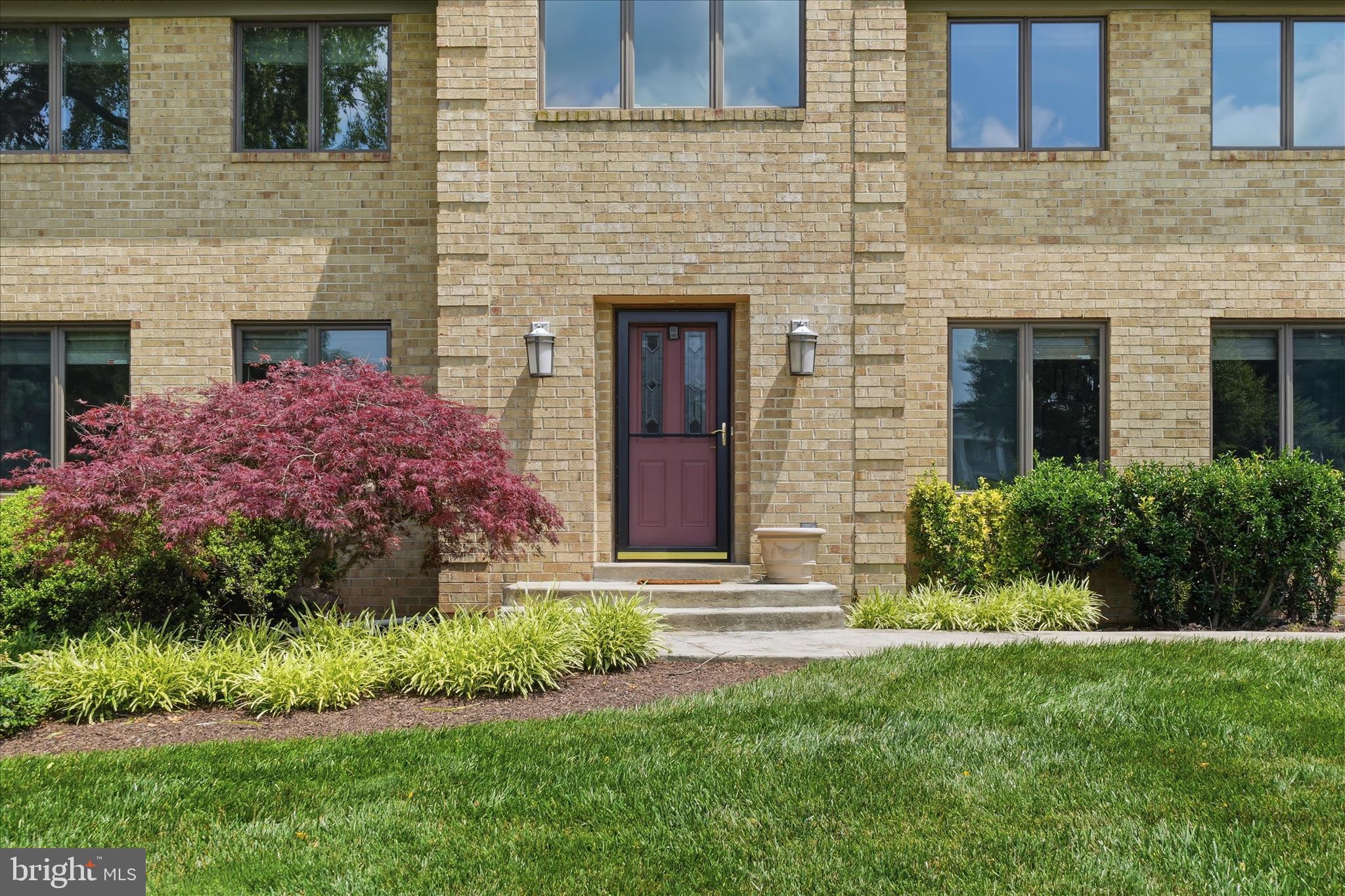 10025 BLUE BANNER DRIVE