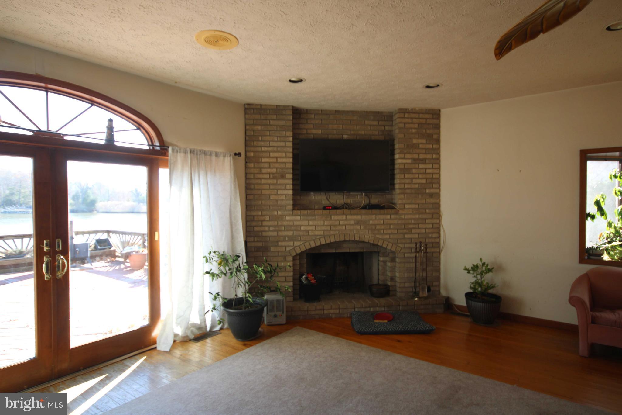 REGULARS - Residential