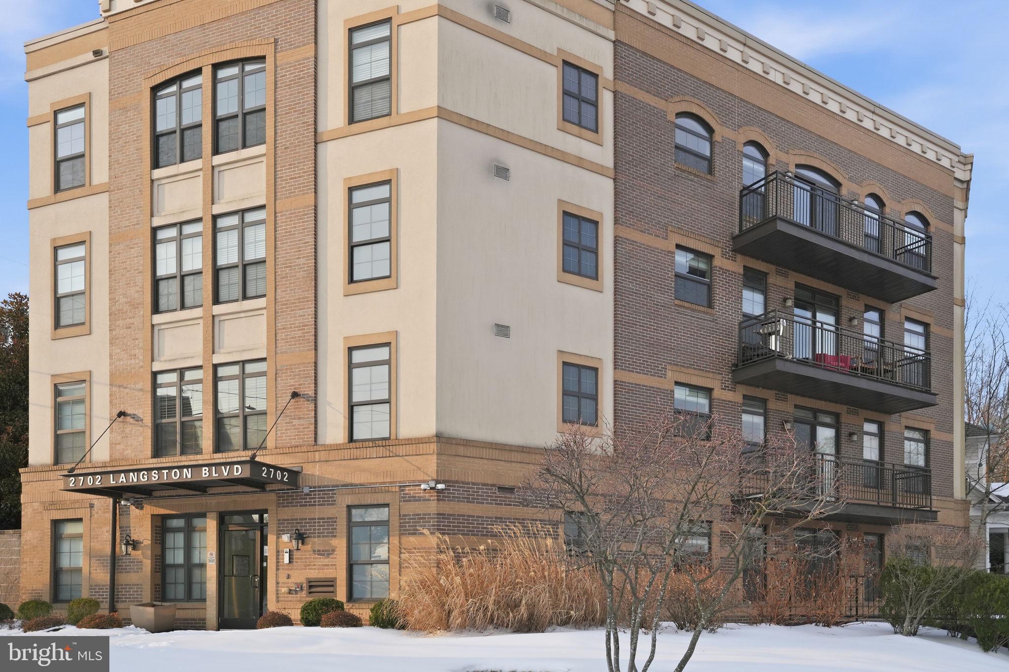 LYON VILLAGE - Residential