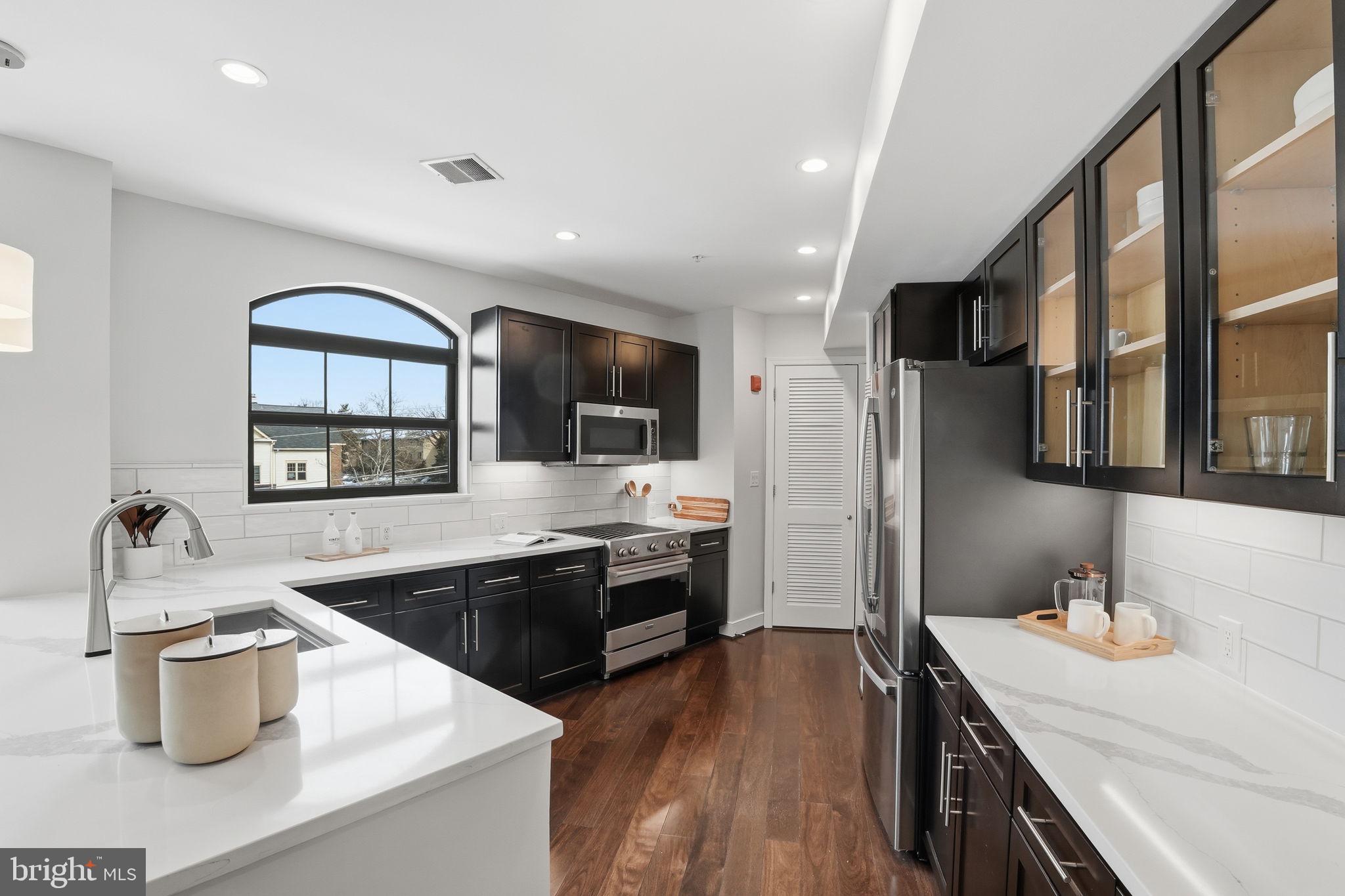 LYON VILLAGE - Residential