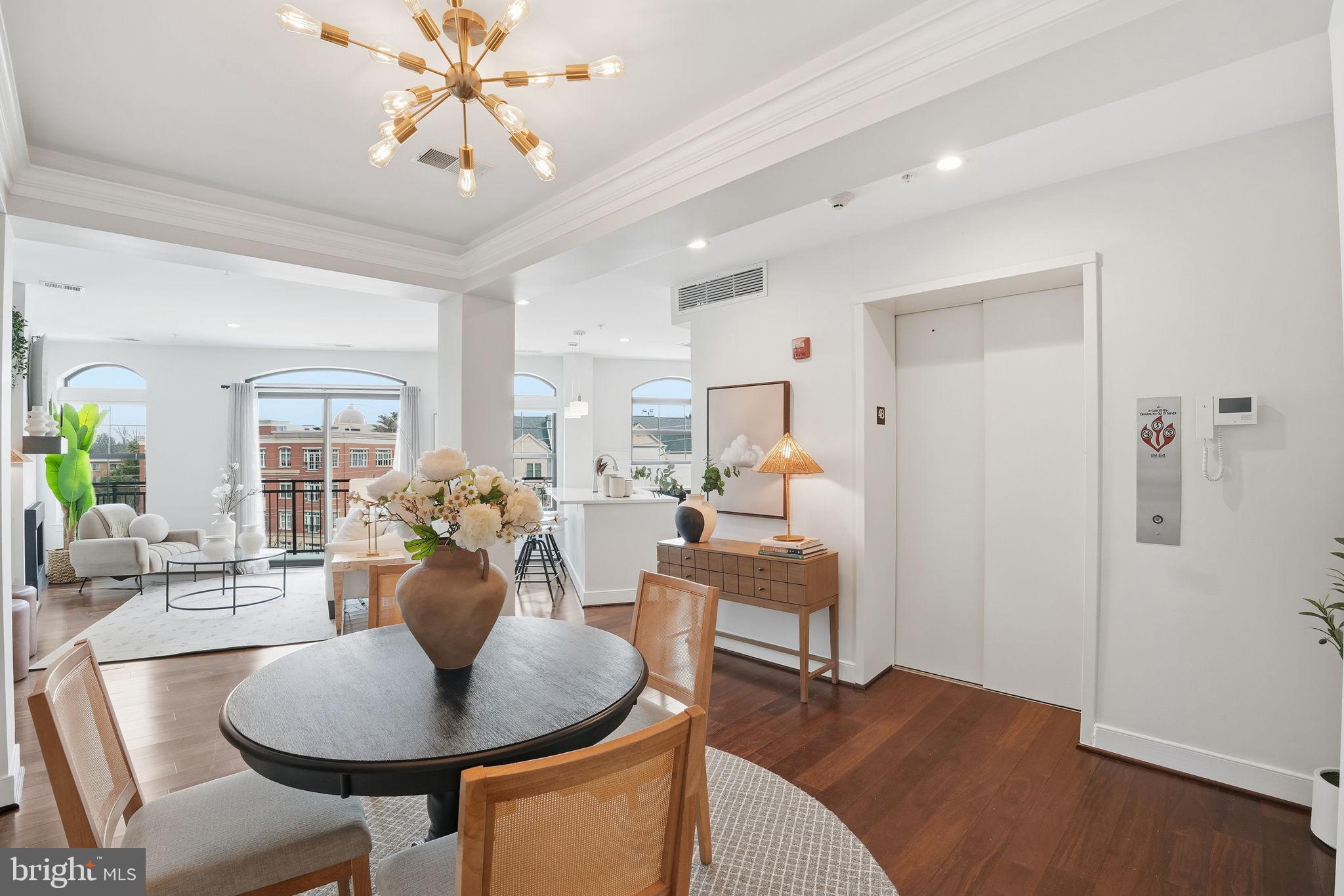 LYON VILLAGE - Residential