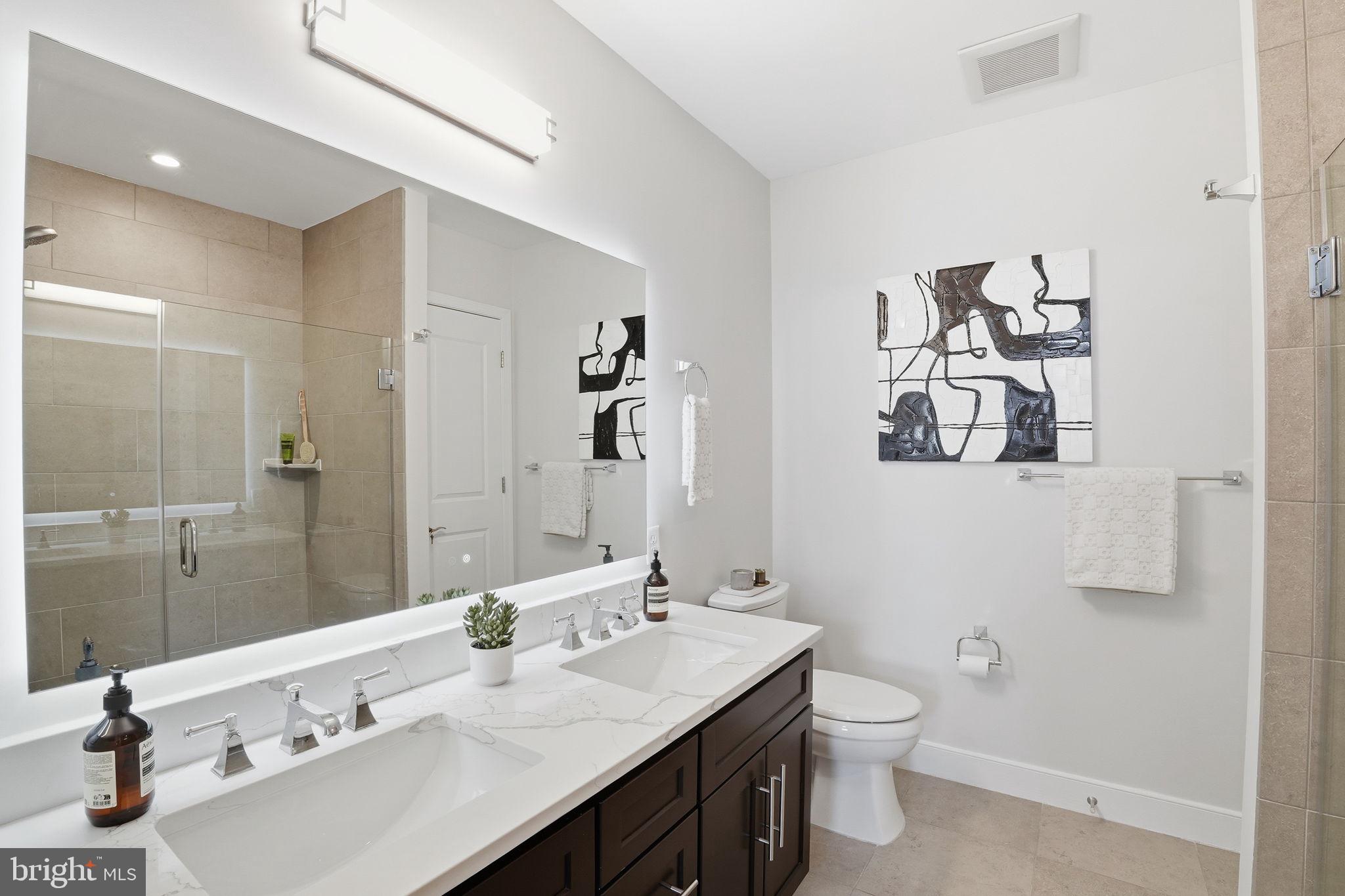 LYON VILLAGE - Residential