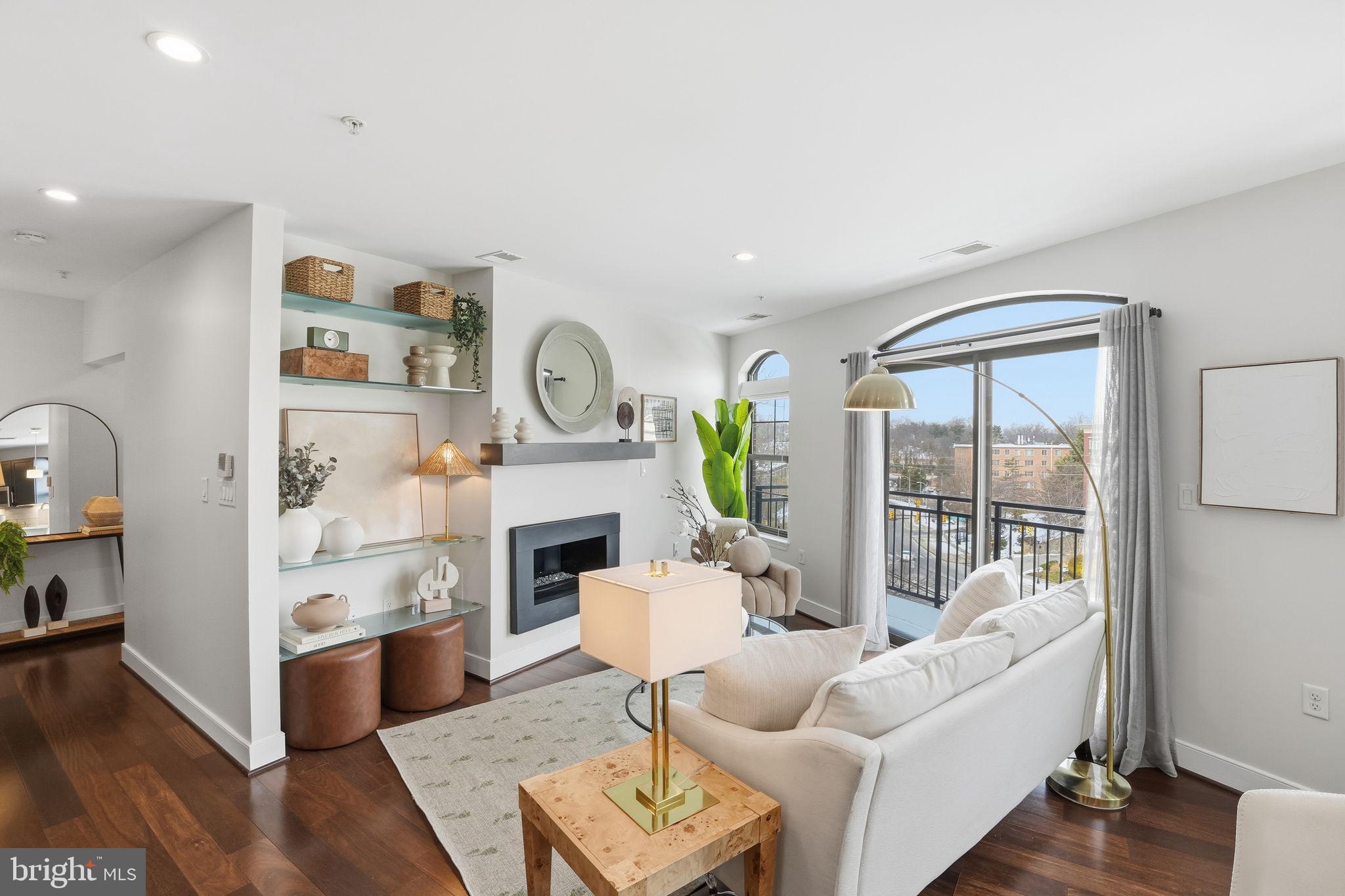 LYON VILLAGE - Residential