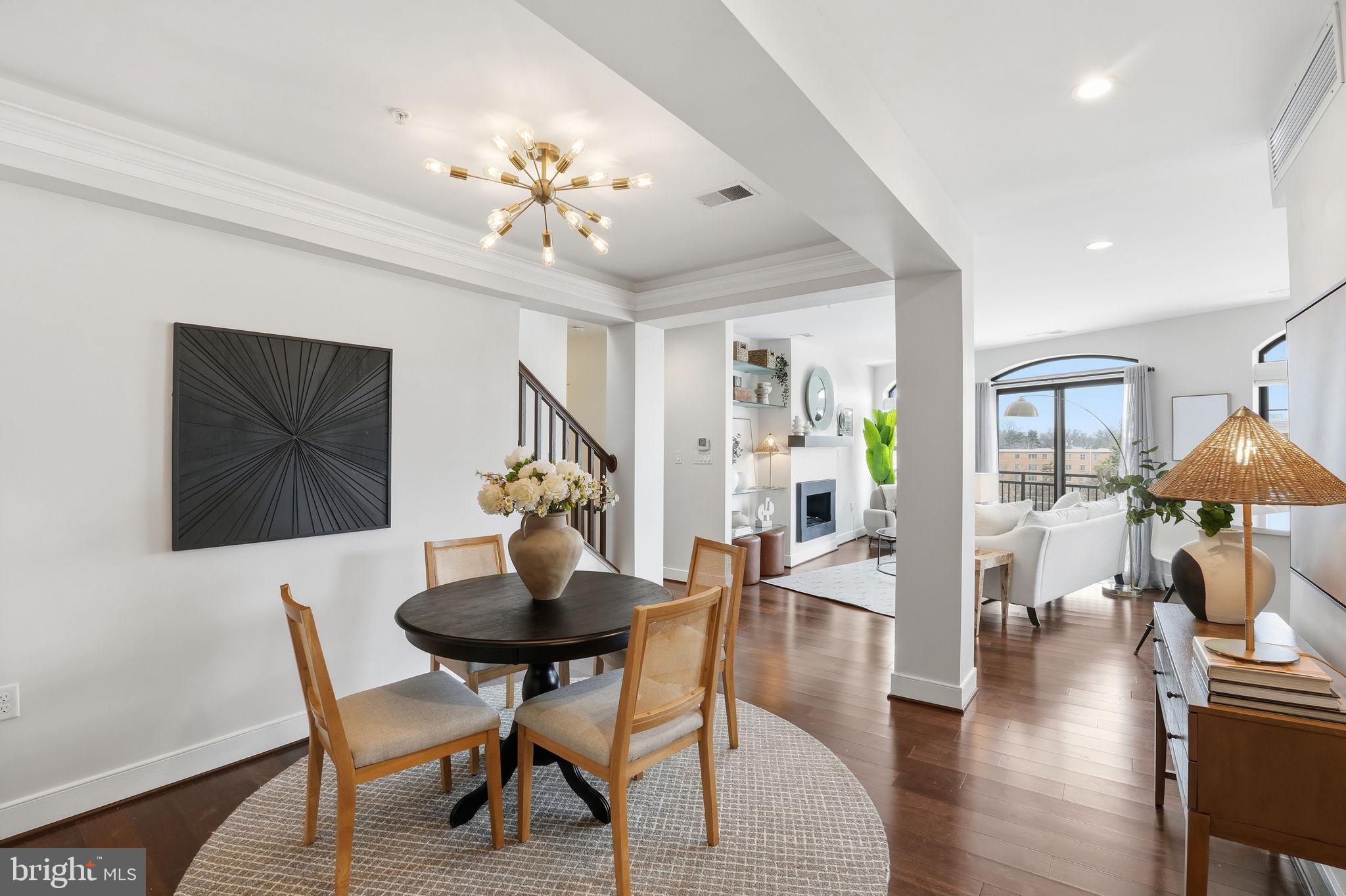 LYON VILLAGE - Residential