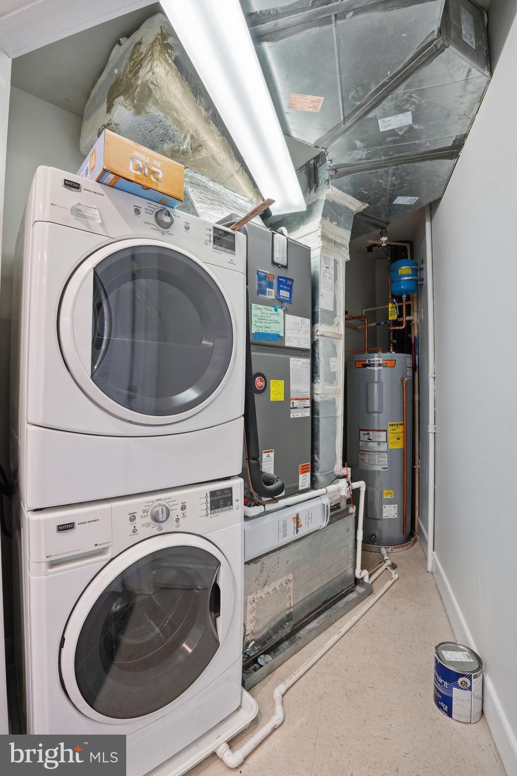 LYON VILLAGE - Residential