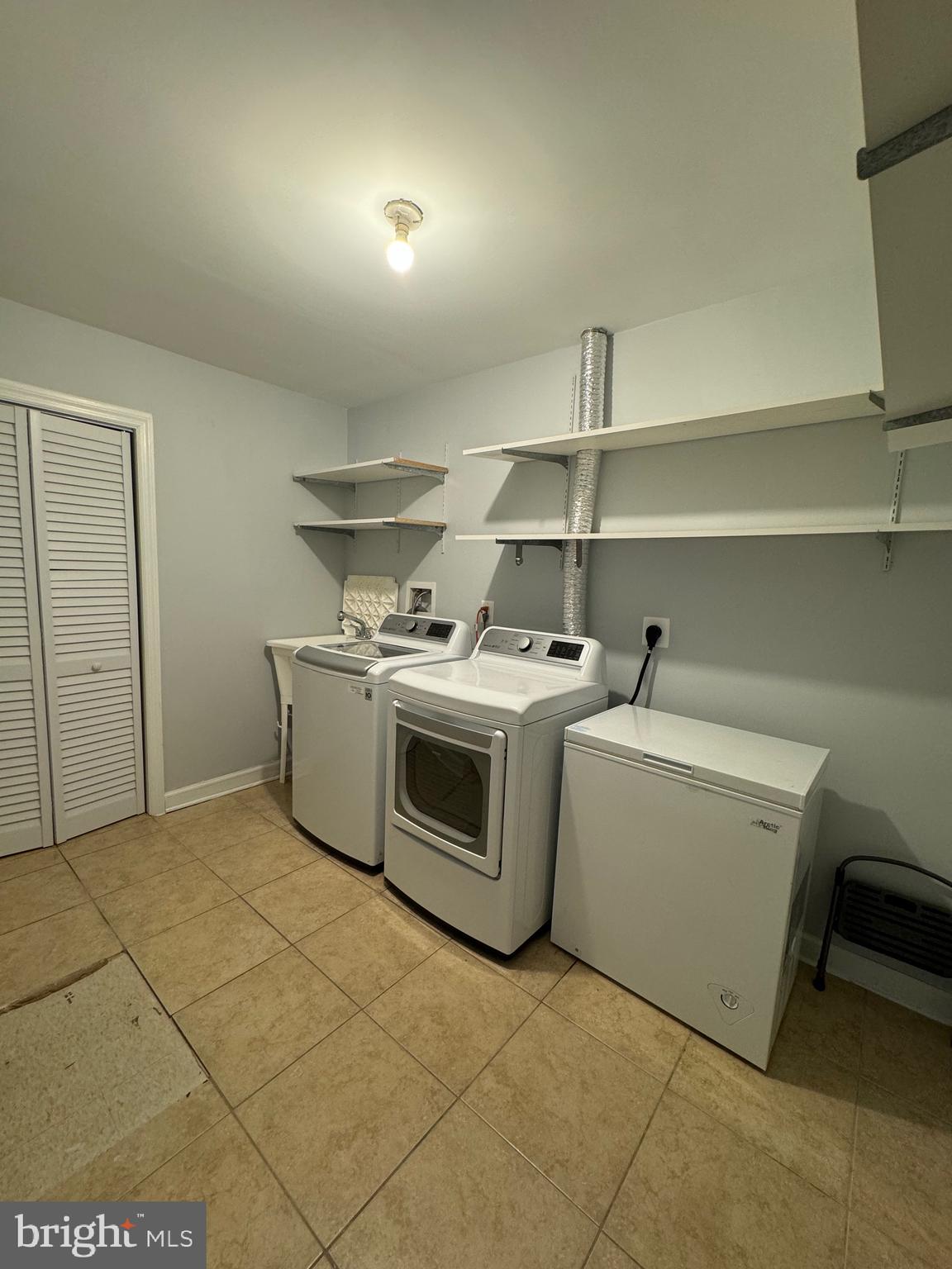 KINGSTOWNE - Residential Lease