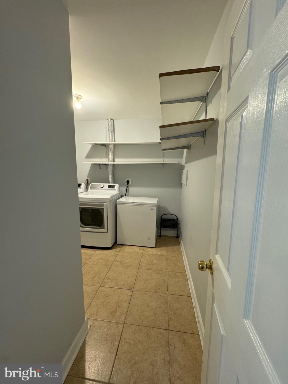 KINGSTOWNE - Residential Lease