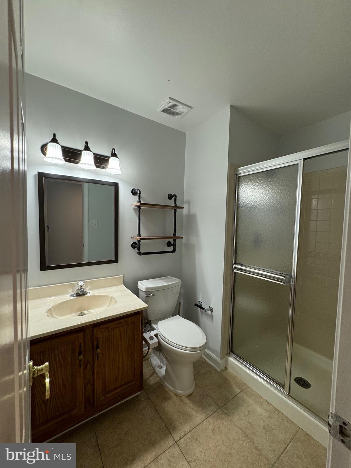 KINGSTOWNE - Residential Lease