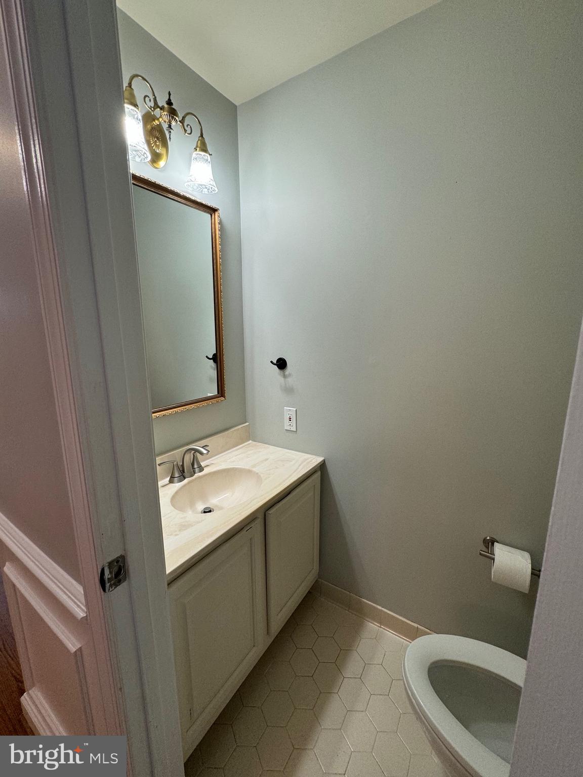 KINGSTOWNE - Residential Lease