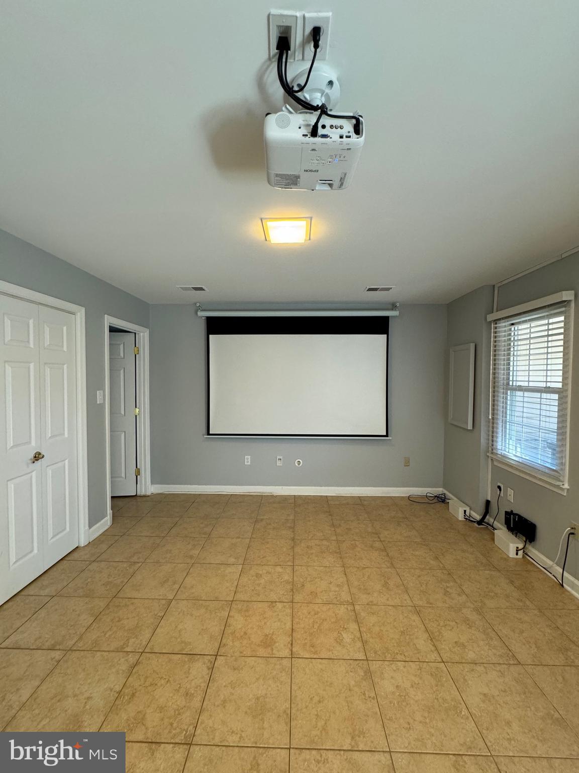 KINGSTOWNE - Residential Lease