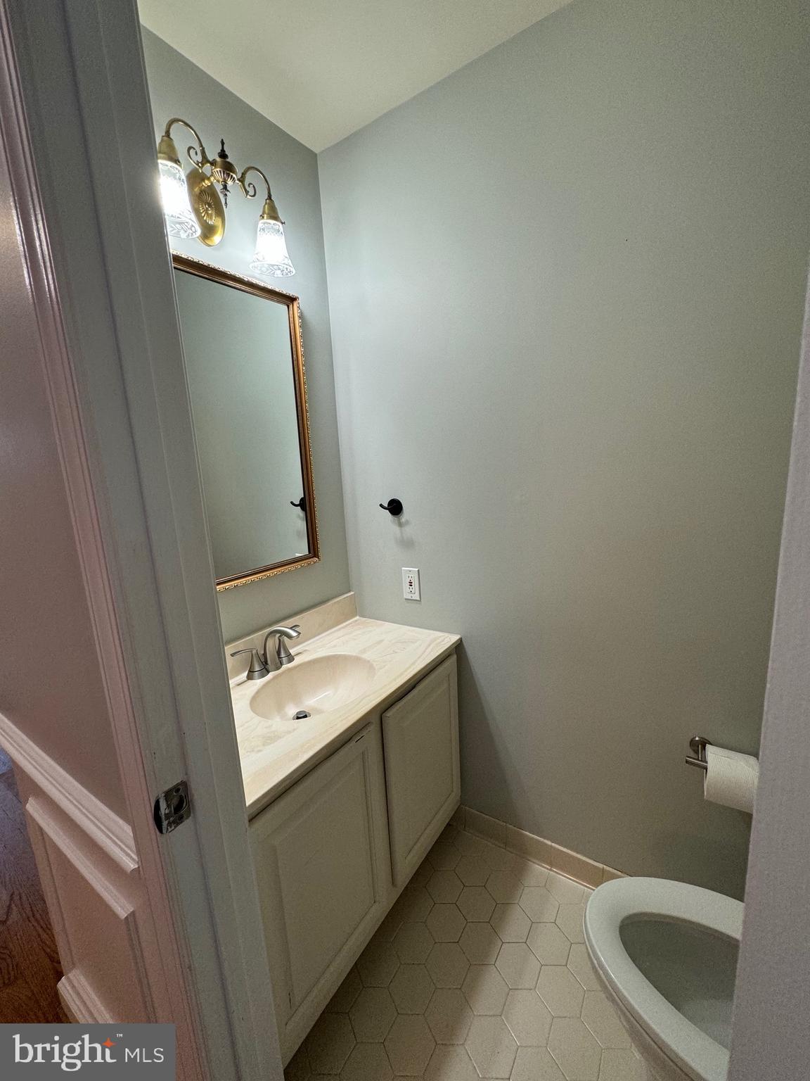 KINGSTOWNE - Residential Lease