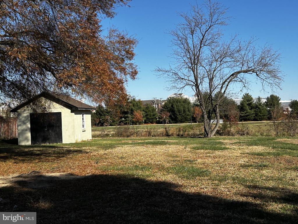 CURTIS ESTATES - Residential Lease