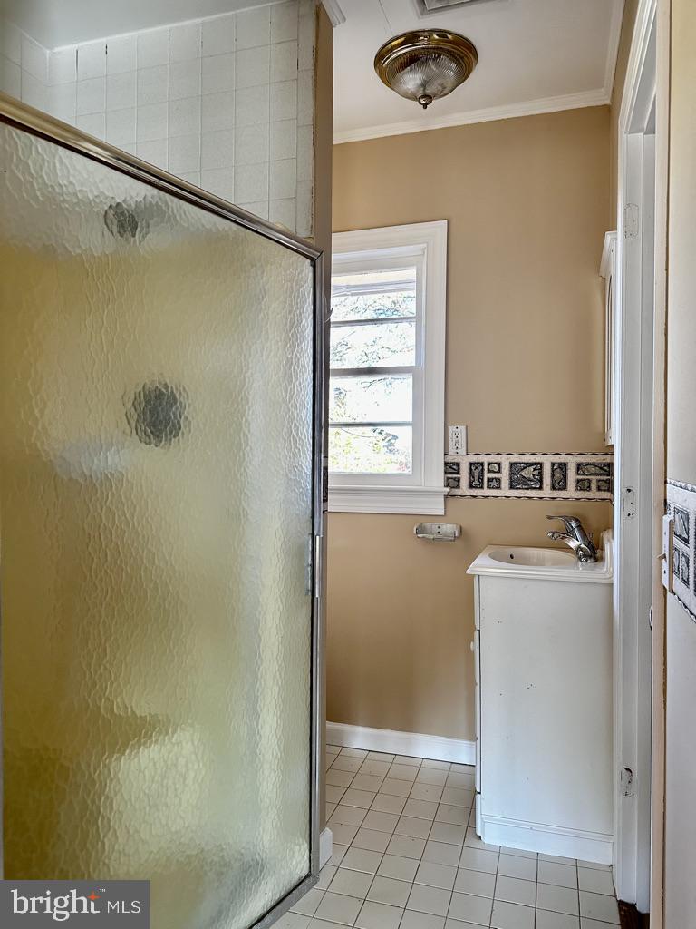 CURTIS ESTATES - Residential Lease