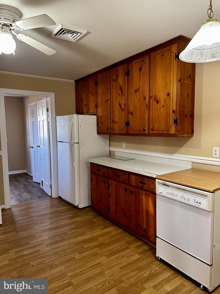 CURTIS ESTATES - Residential Lease