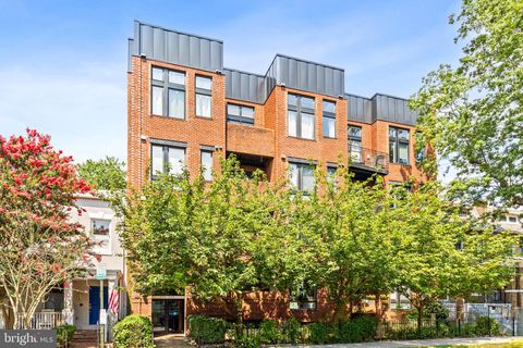 Photo of 245 15th Street SE #105, WASHINGTON, DC 20003 (MLS # DCDC2254914)