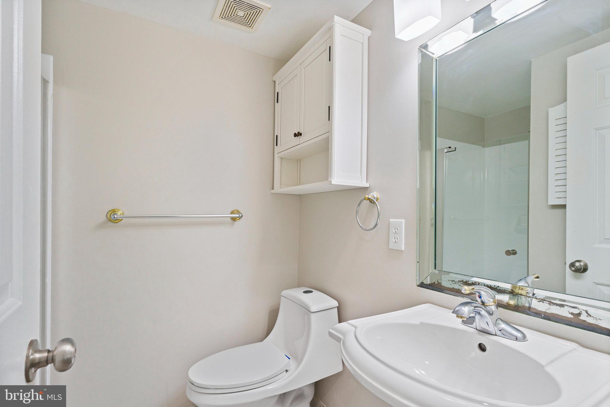 HUNTINGTON AT MT VERNON - Residential Lease