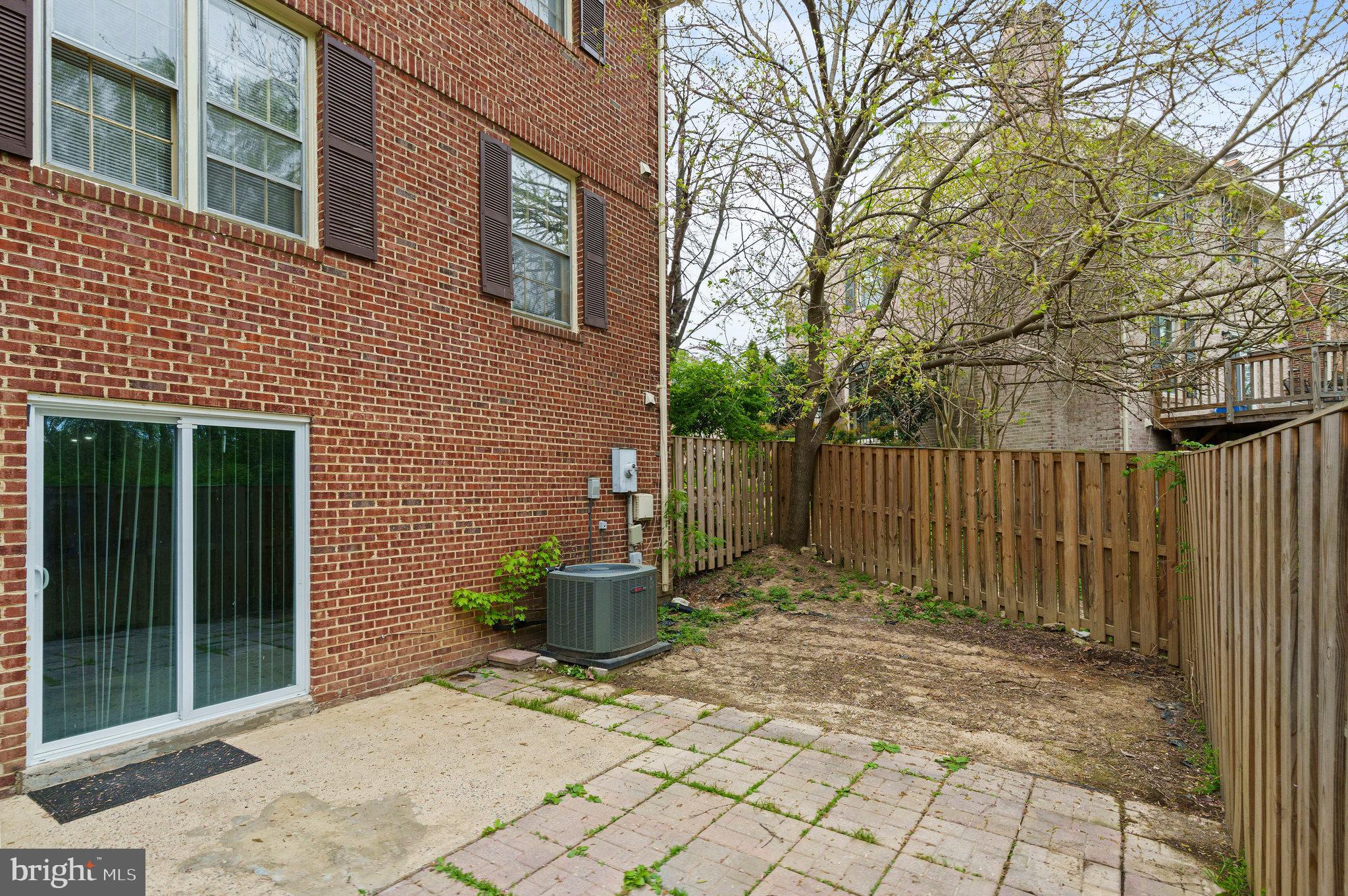 HUNTINGTON AT MT VERNON - Residential Lease