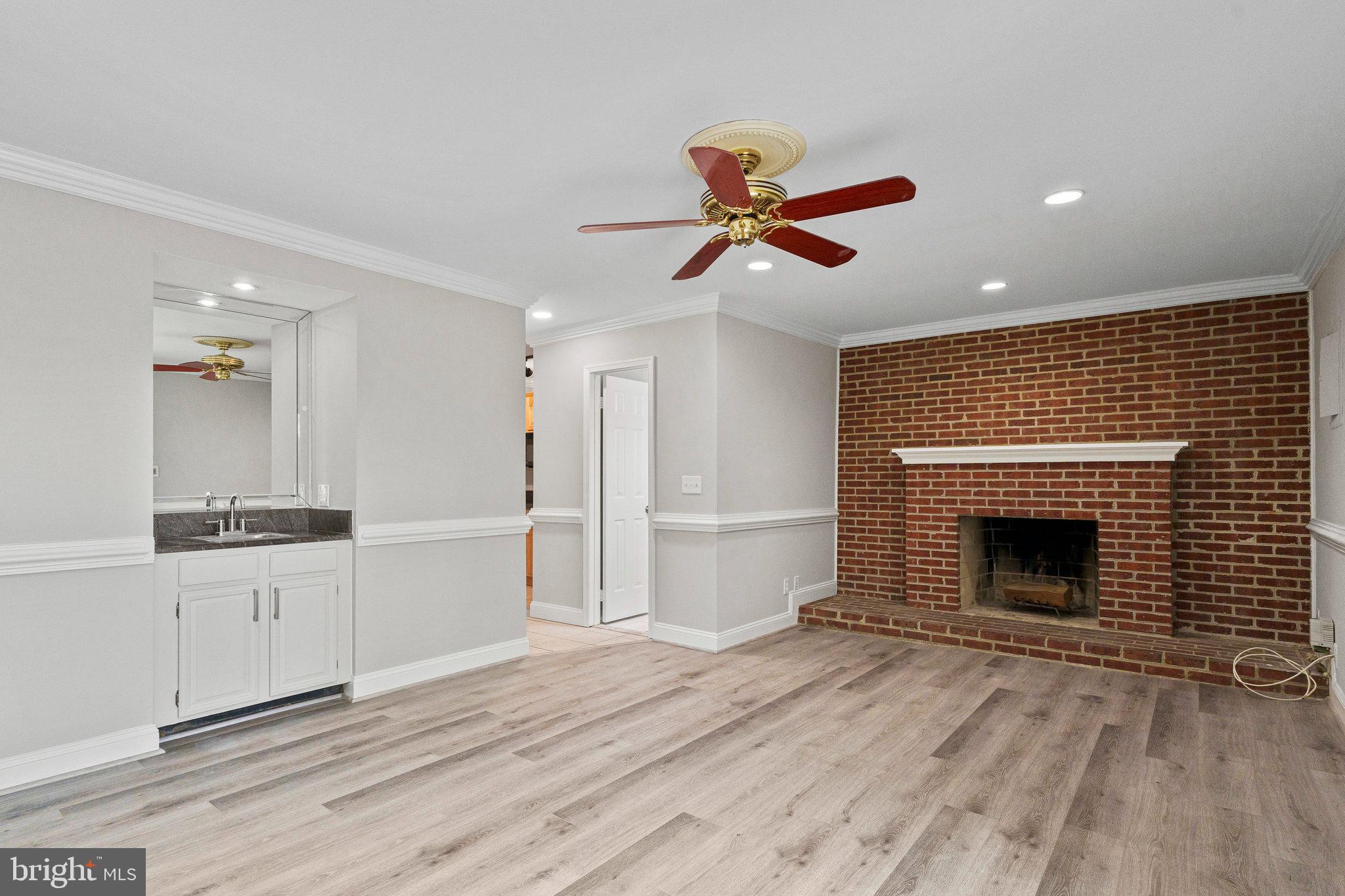 HUNTINGTON AT MT VERNON - Residential Lease