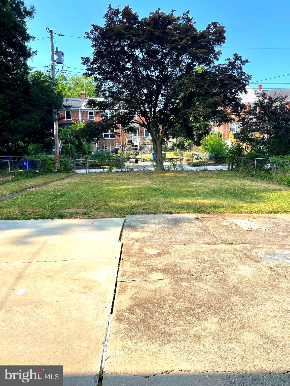 CHINQUAPIN PARK - Residential
