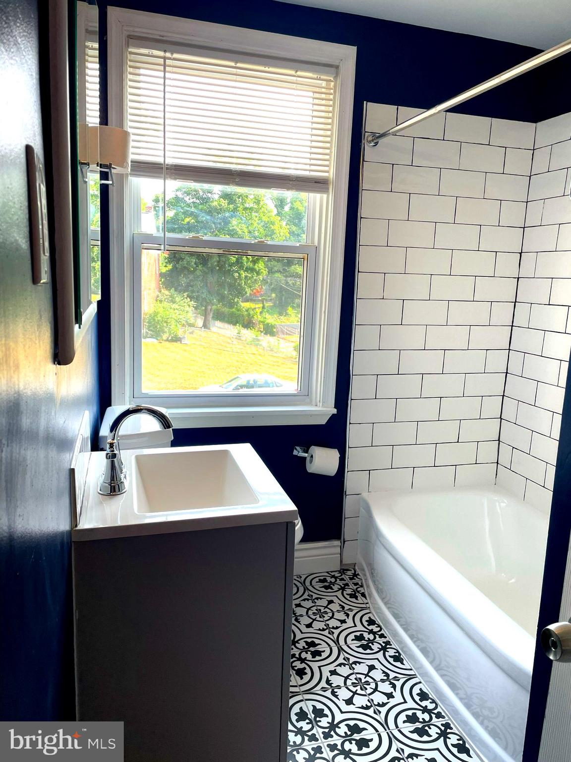 CHINQUAPIN PARK - Residential
