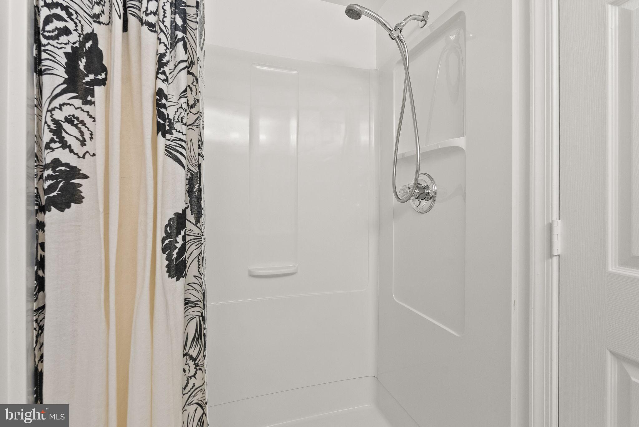 CARLYLE TOWERS CONDOMINIUM - Residential