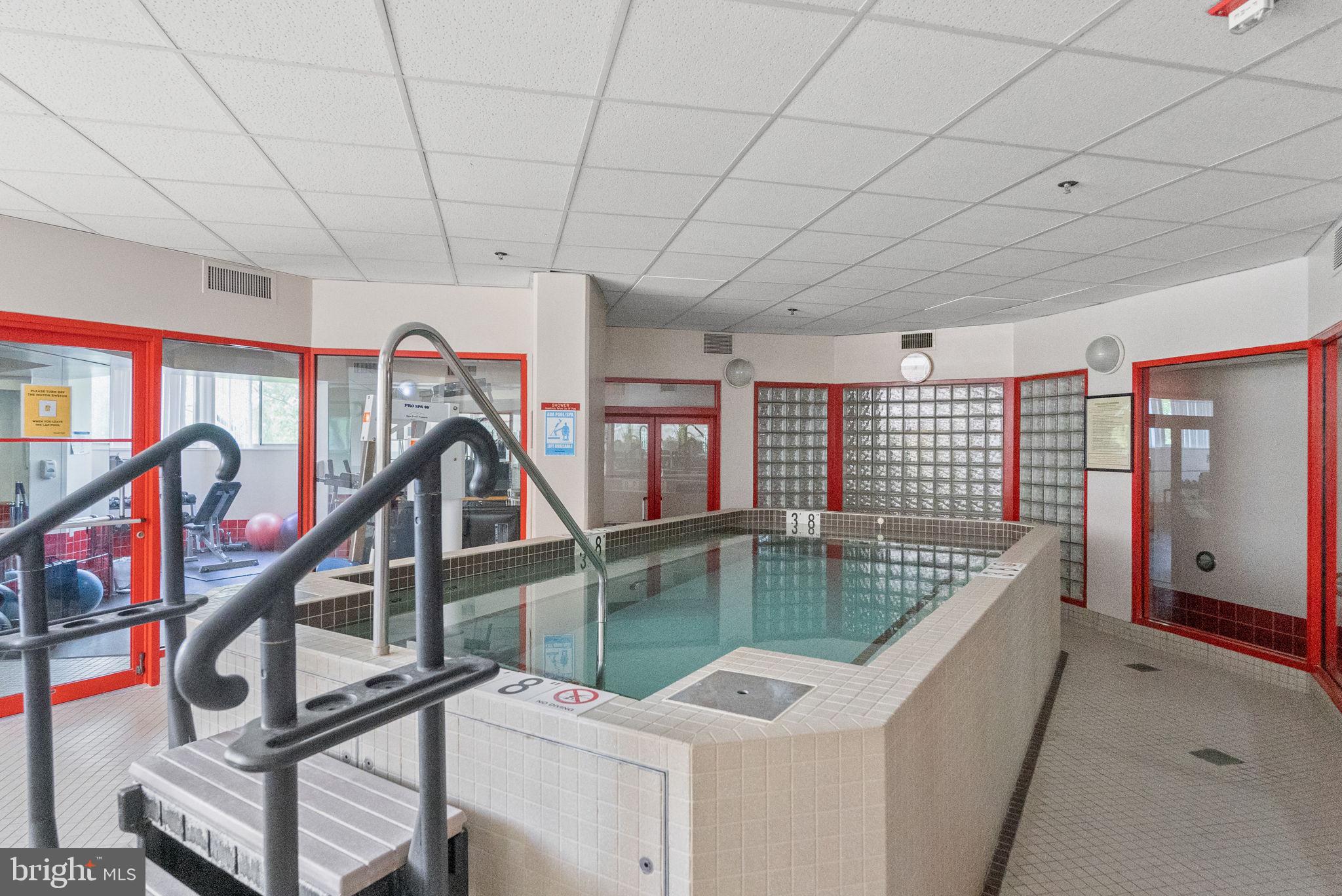 CARLYLE TOWERS CONDOMINIUM - Residential