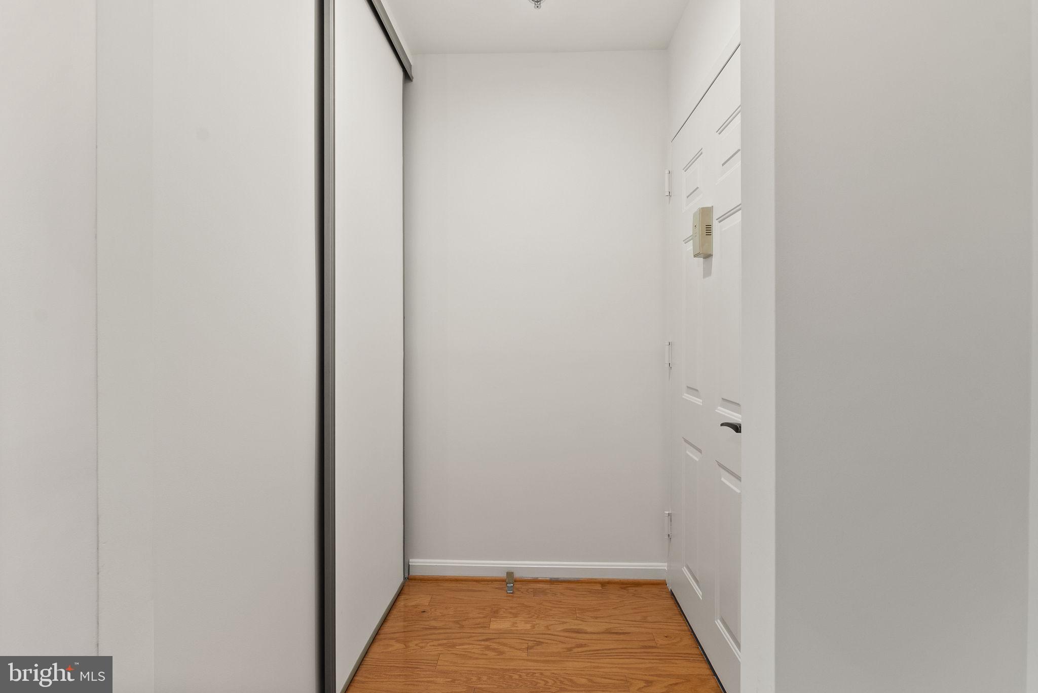 CARLYLE TOWERS CONDOMINIUM - Residential