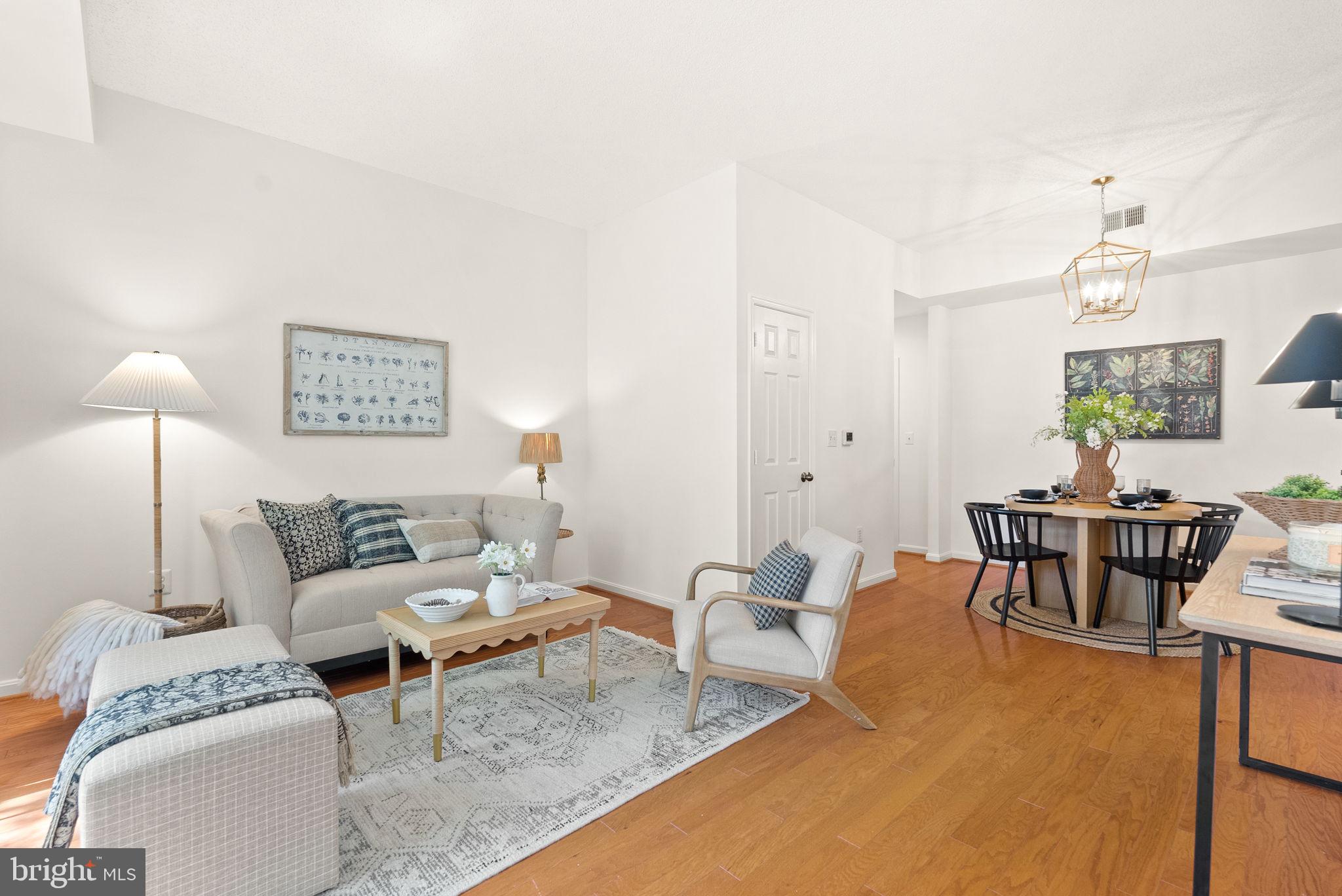 CARLYLE TOWERS CONDOMINIUM - Residential