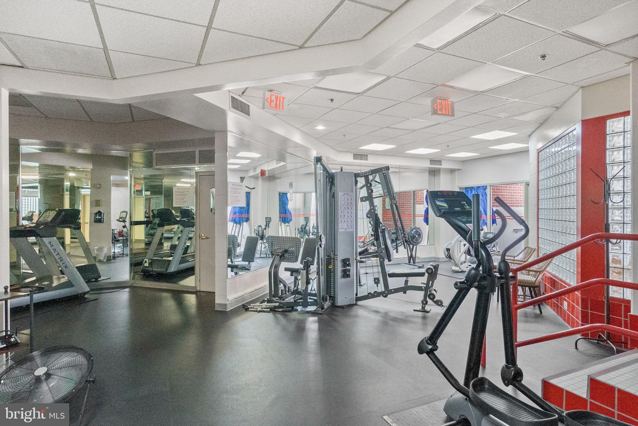 CARLYLE TOWERS CONDOMINIUM - Residential