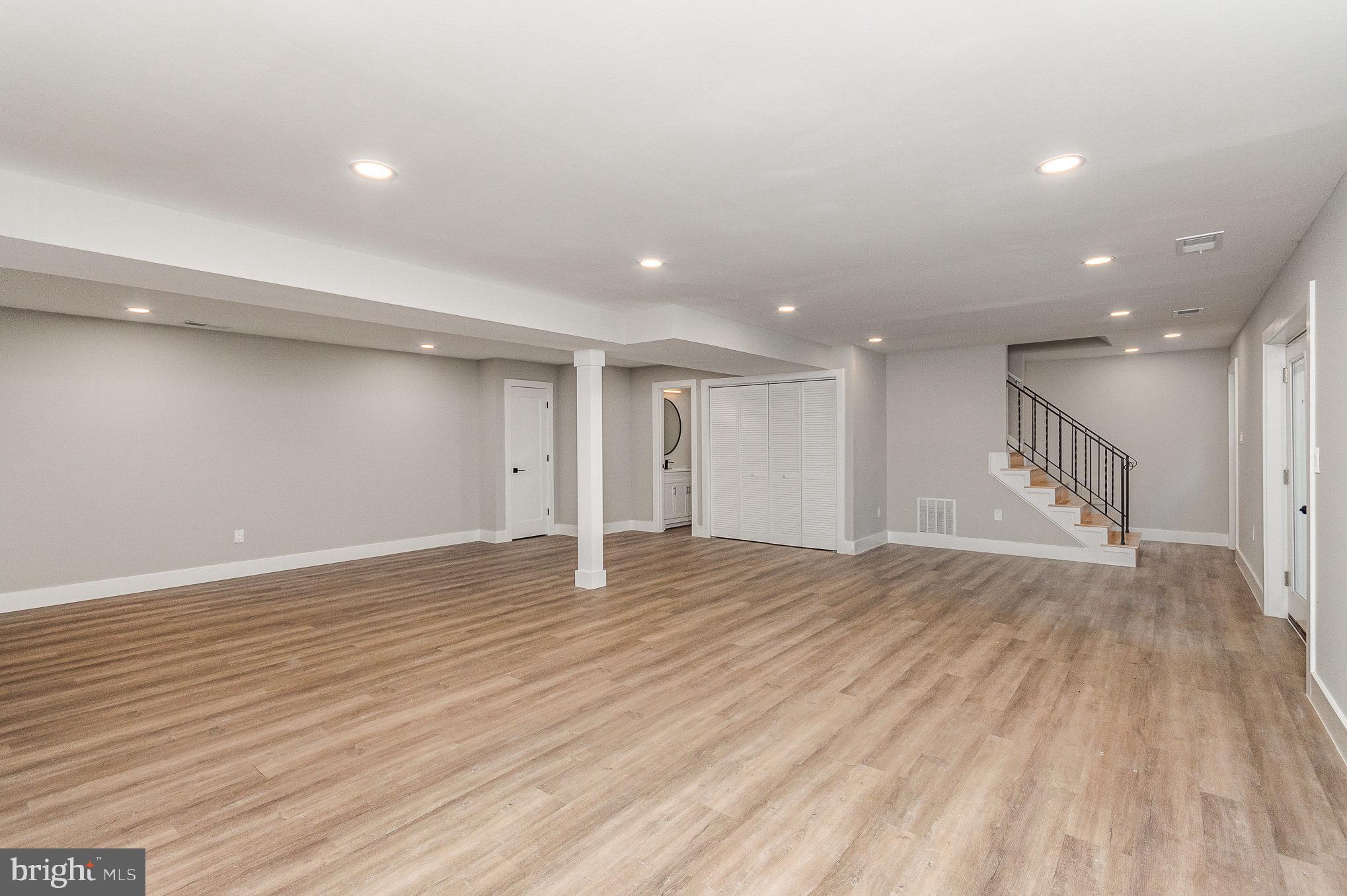 MANTUA HILLS - Residential