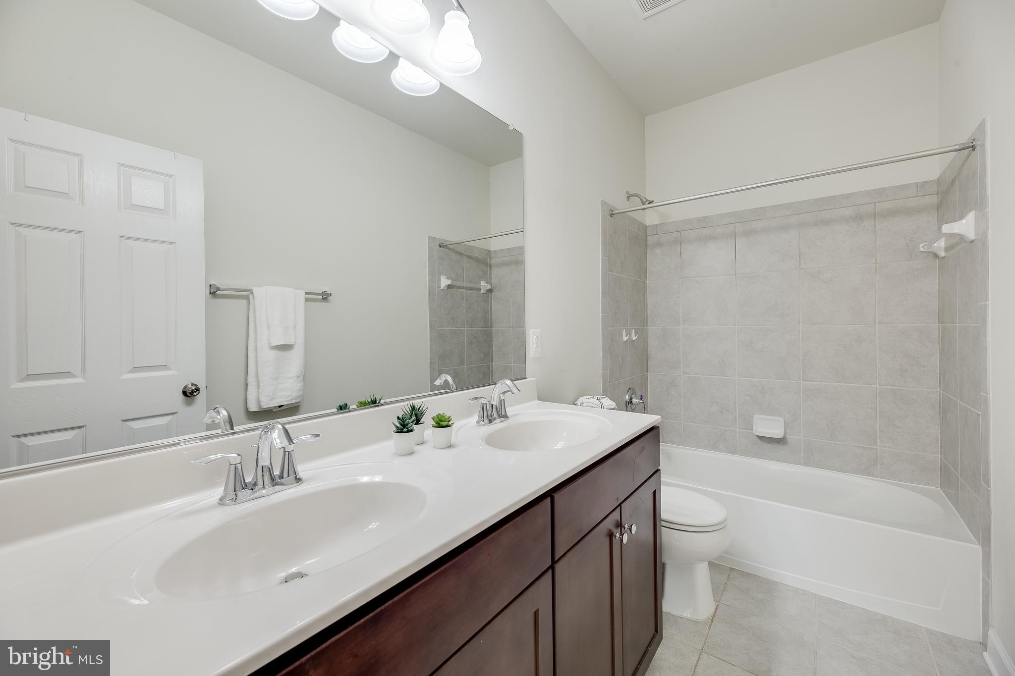 CLINTON - Residential