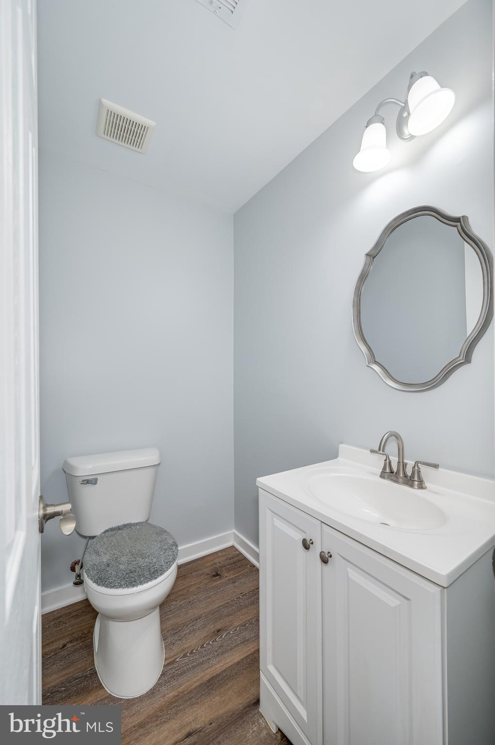 LAKELAND PLACE - Residential Lease