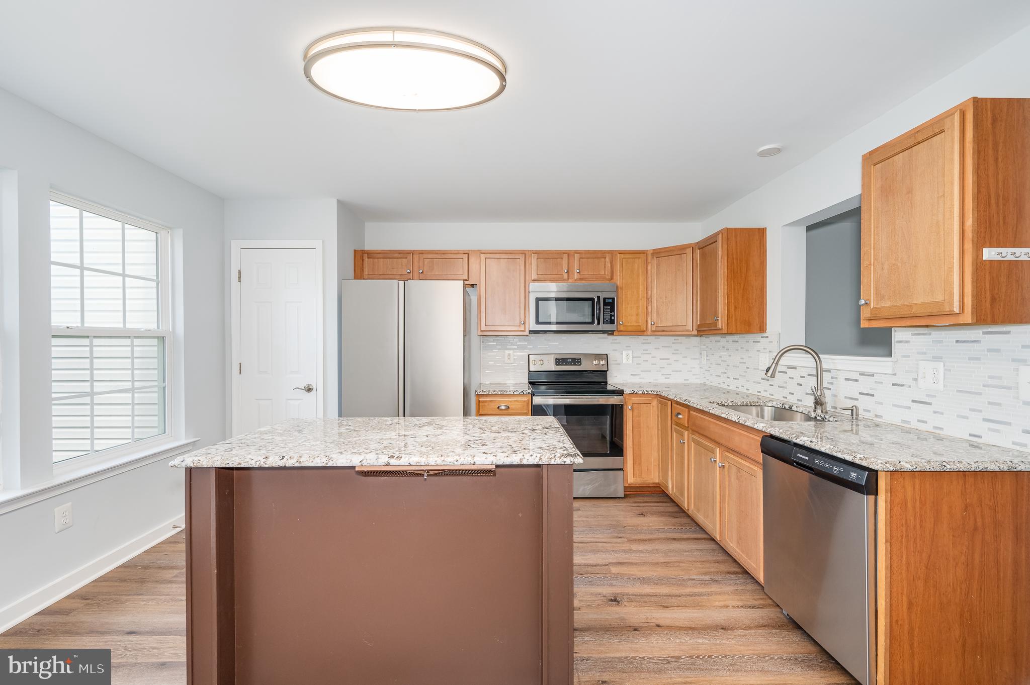 LAKELAND PLACE - Residential Lease