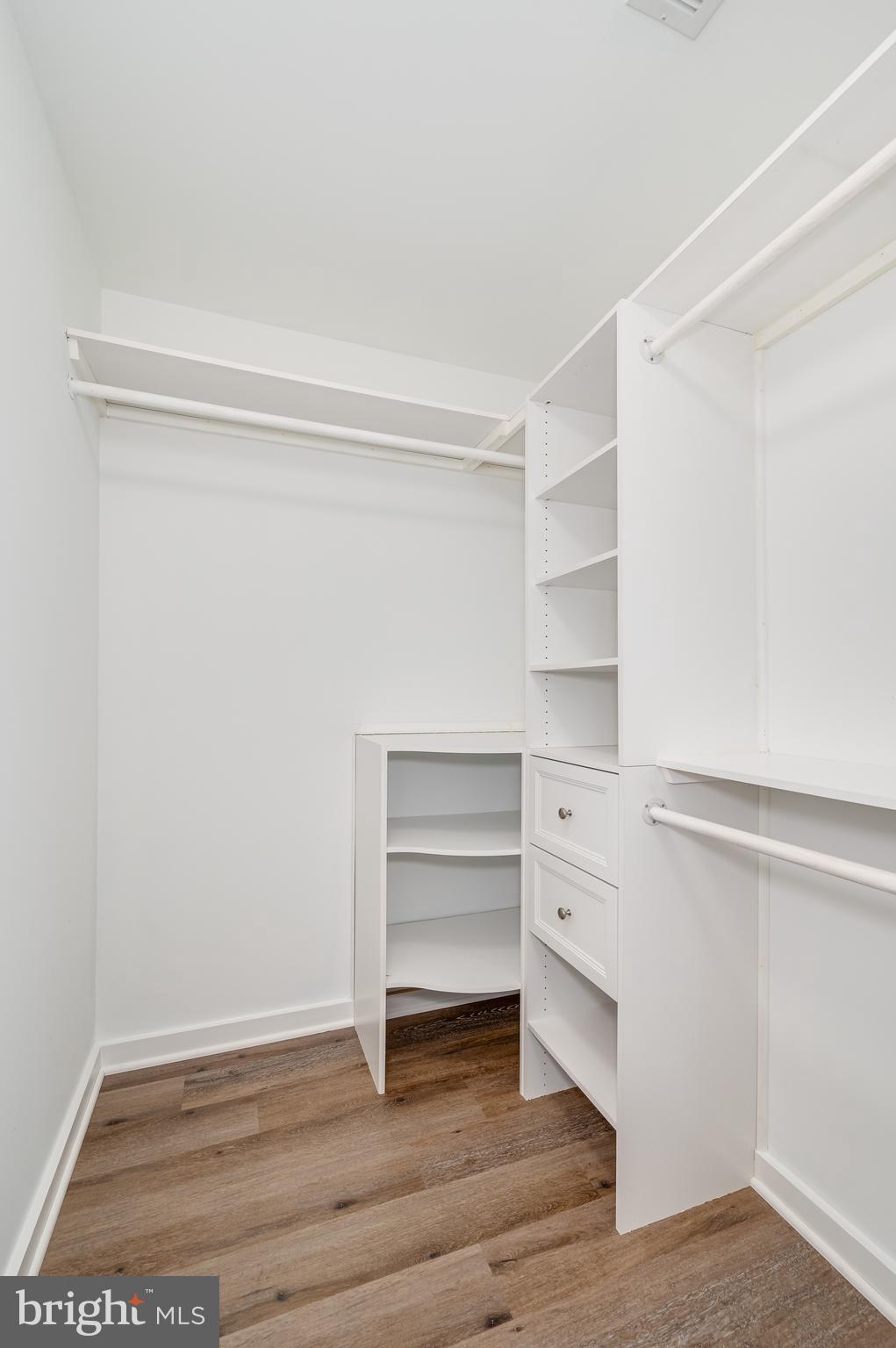 LAKELAND PLACE - Residential Lease