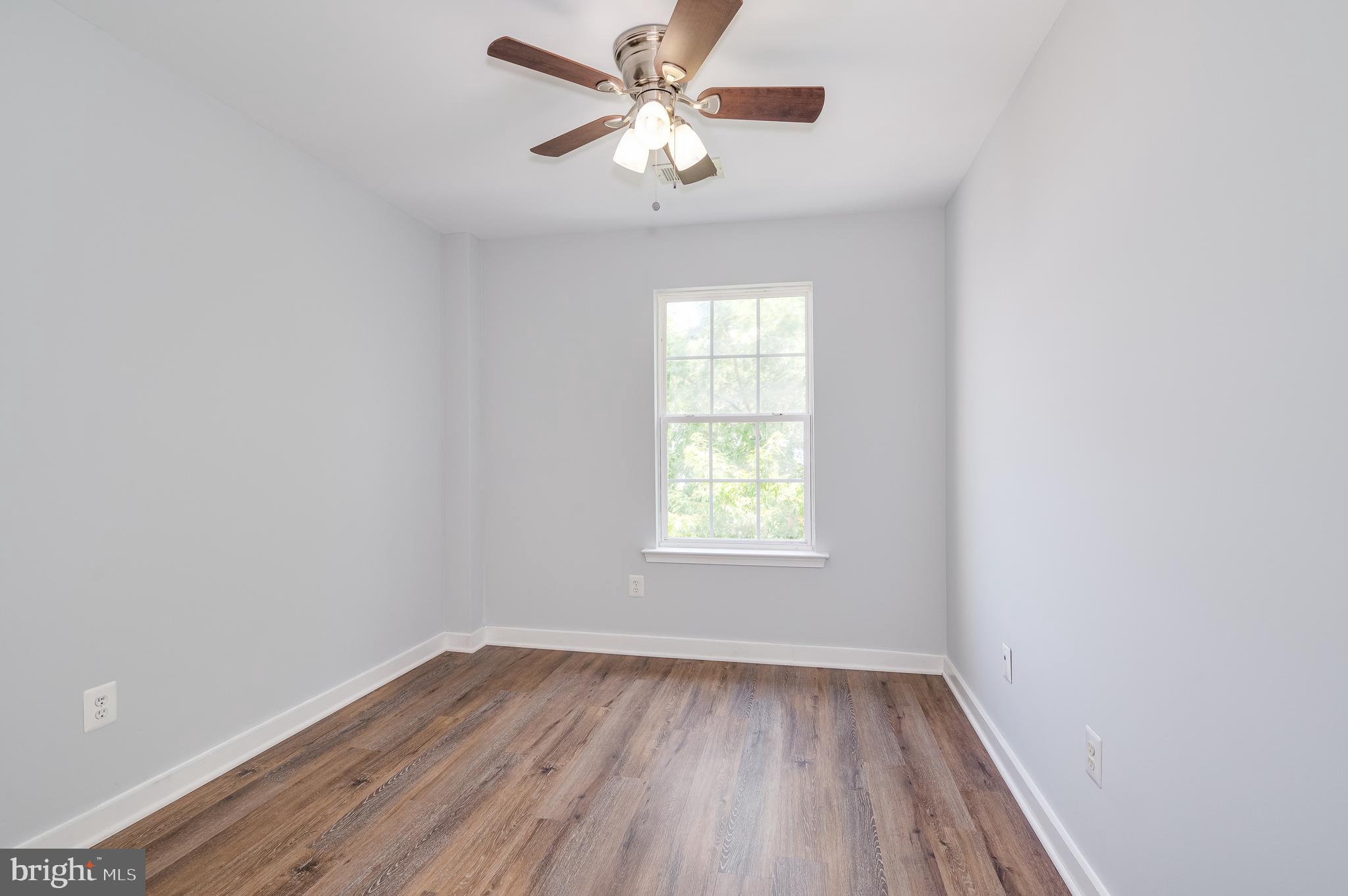 LAKELAND PLACE - Residential Lease