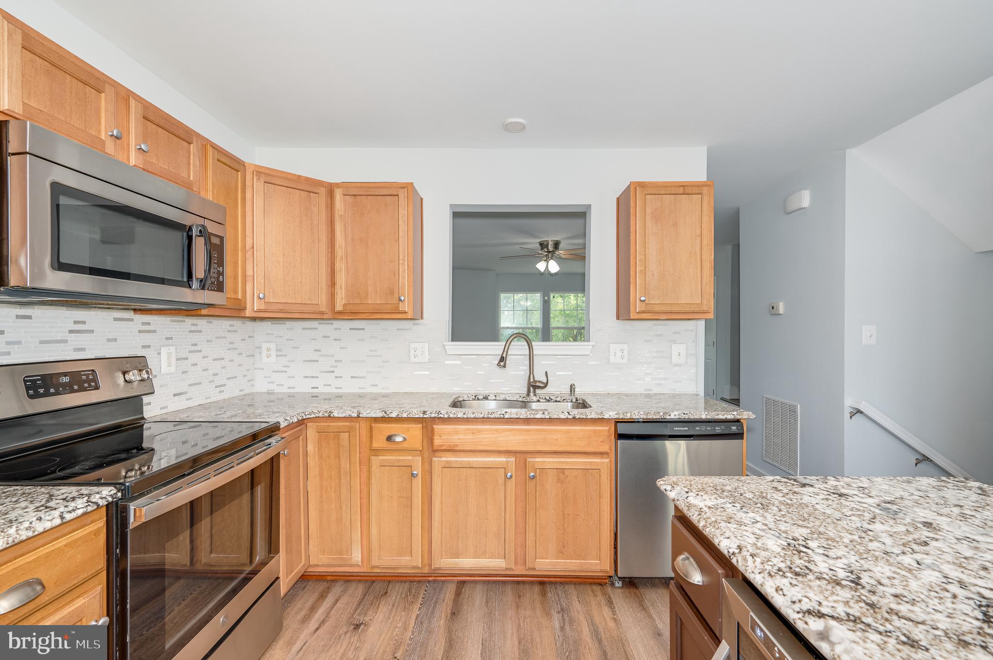 LAKELAND PLACE - Residential Lease