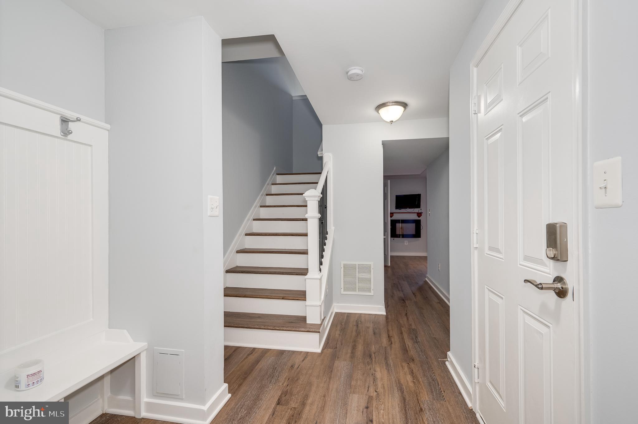 LAKELAND PLACE - Residential Lease