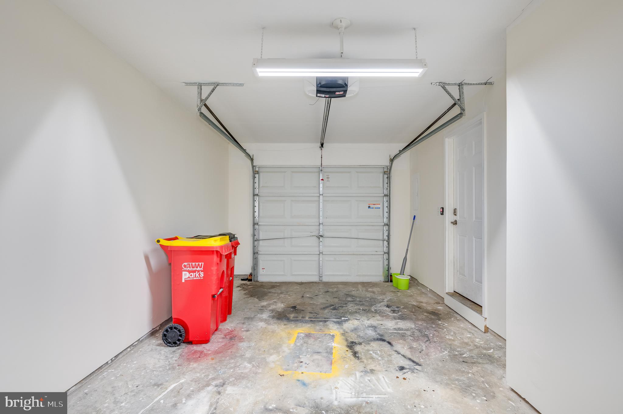 LAKELAND PLACE - Residential Lease