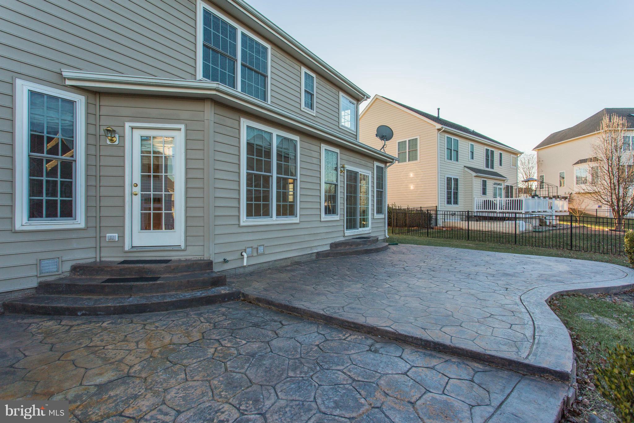 PEMBROOKE - Residential Lease