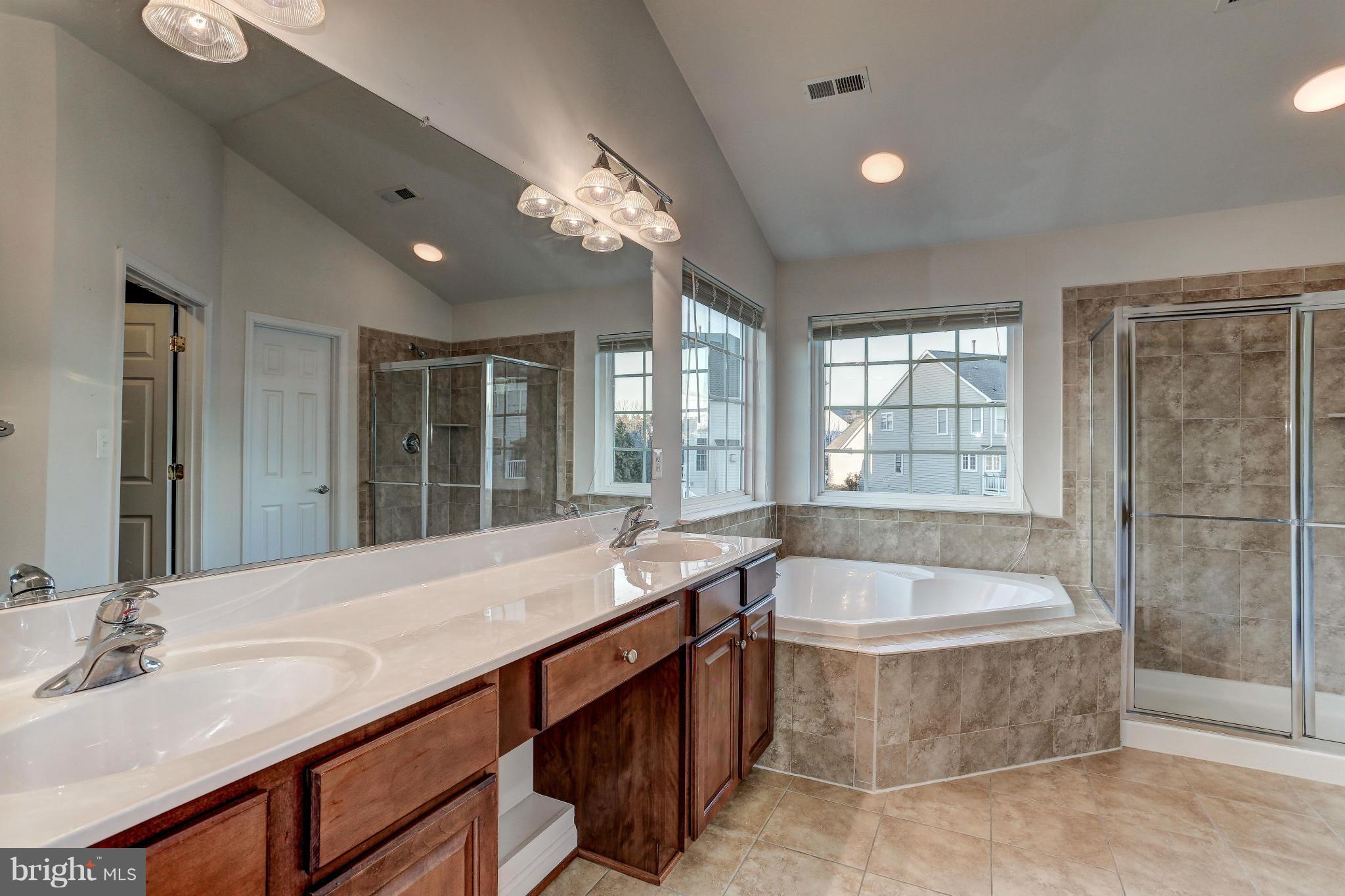 PEMBROOKE - Residential Lease