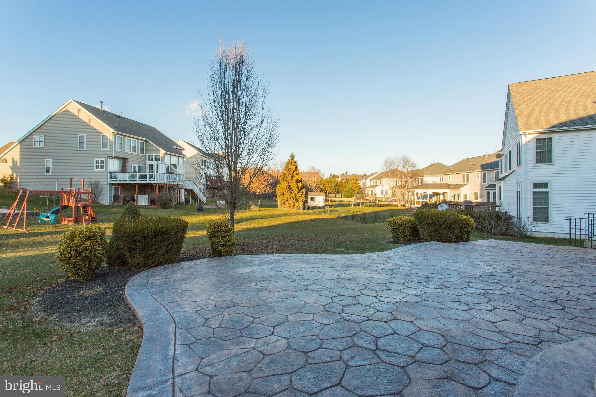 PEMBROOKE - Residential Lease