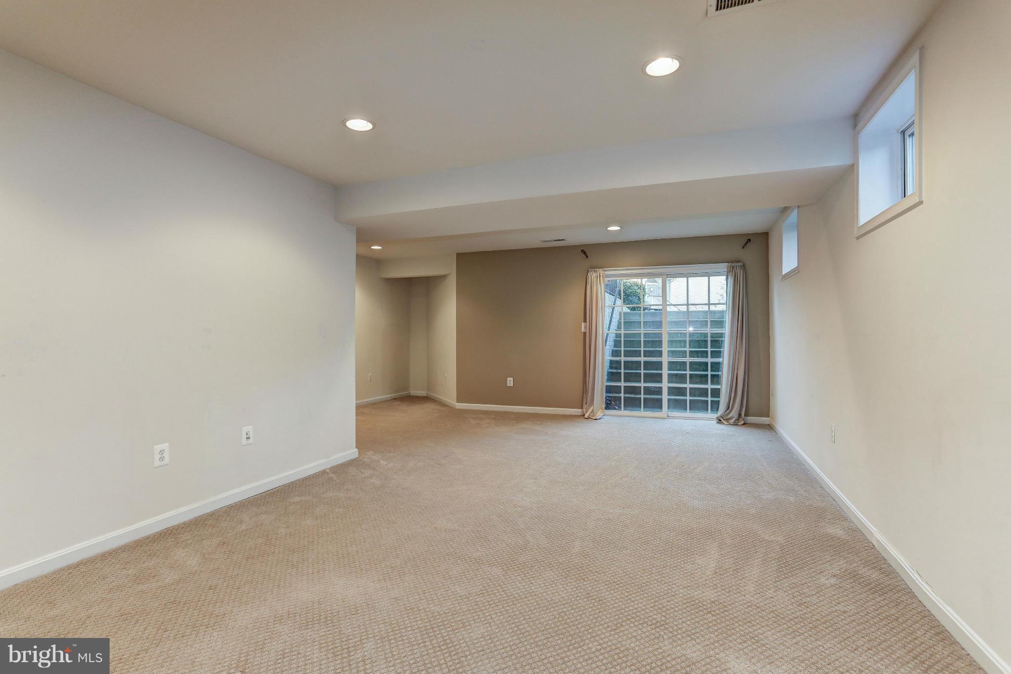 PEMBROOKE - Residential Lease