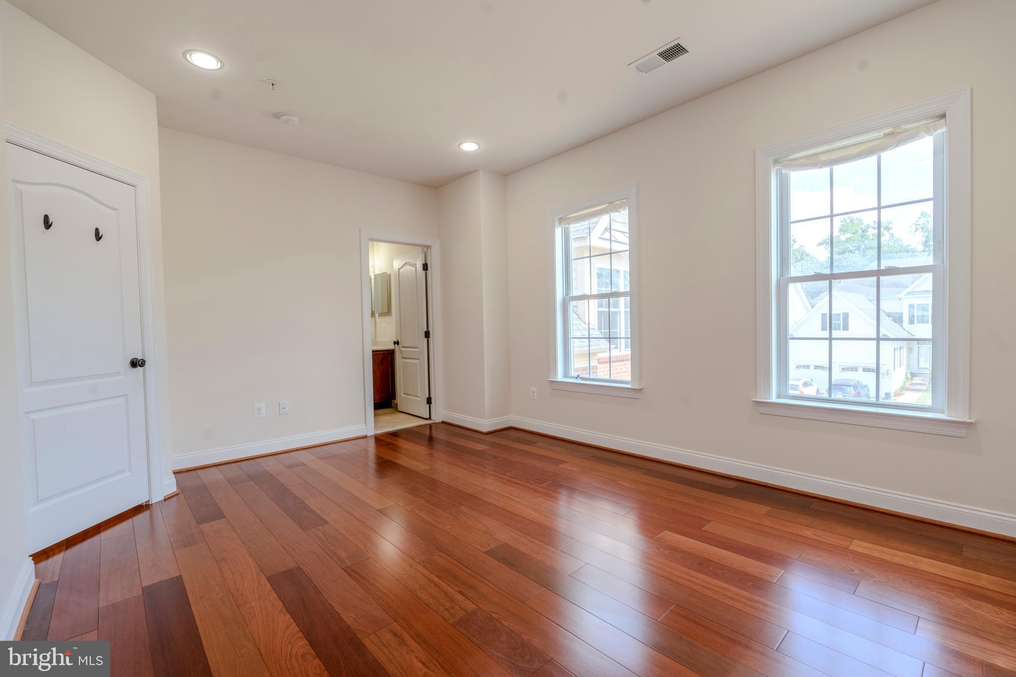 PIEDMONT CROSSING - Residential